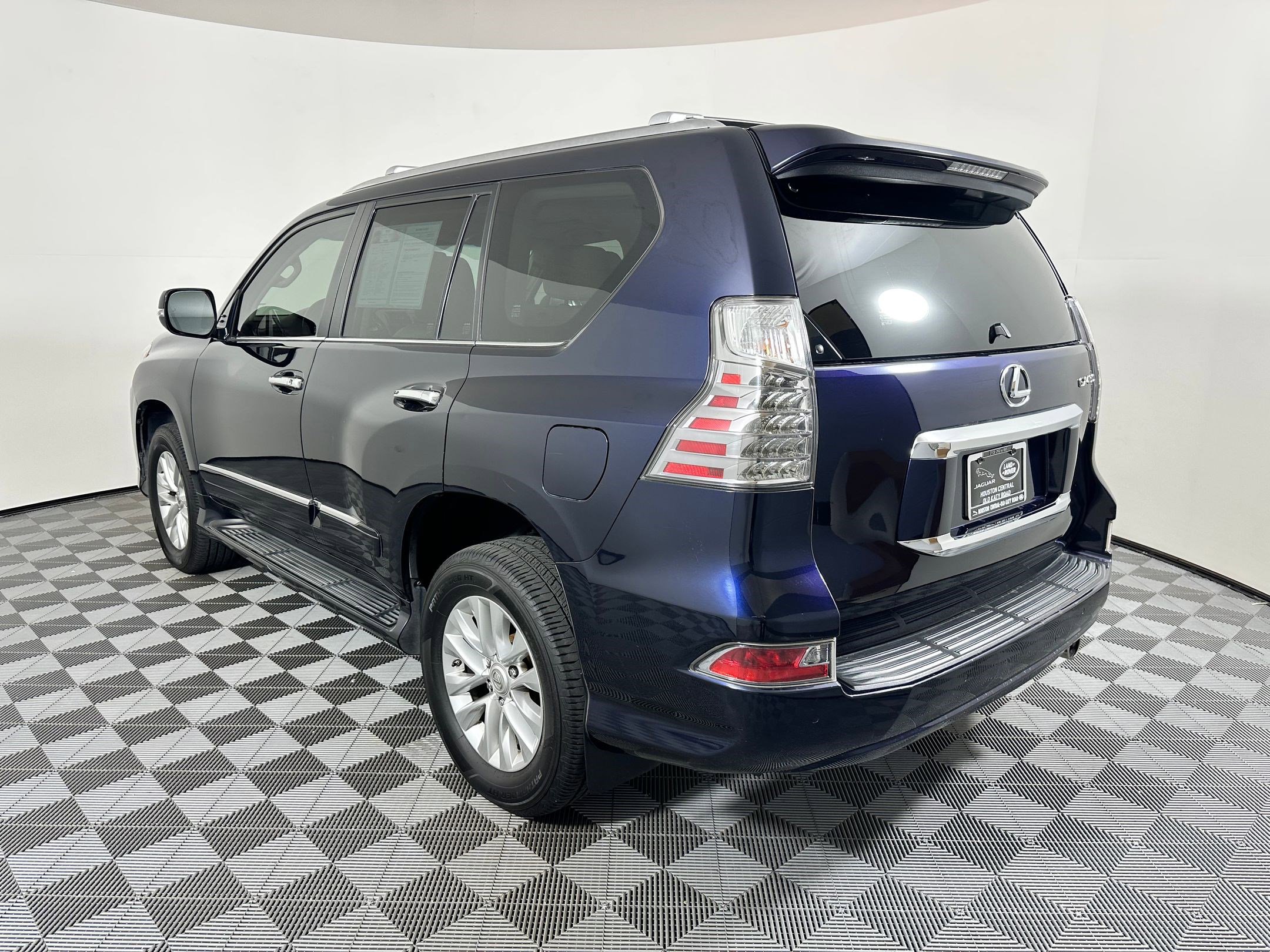 2019 Lexus GX 460 photo 3