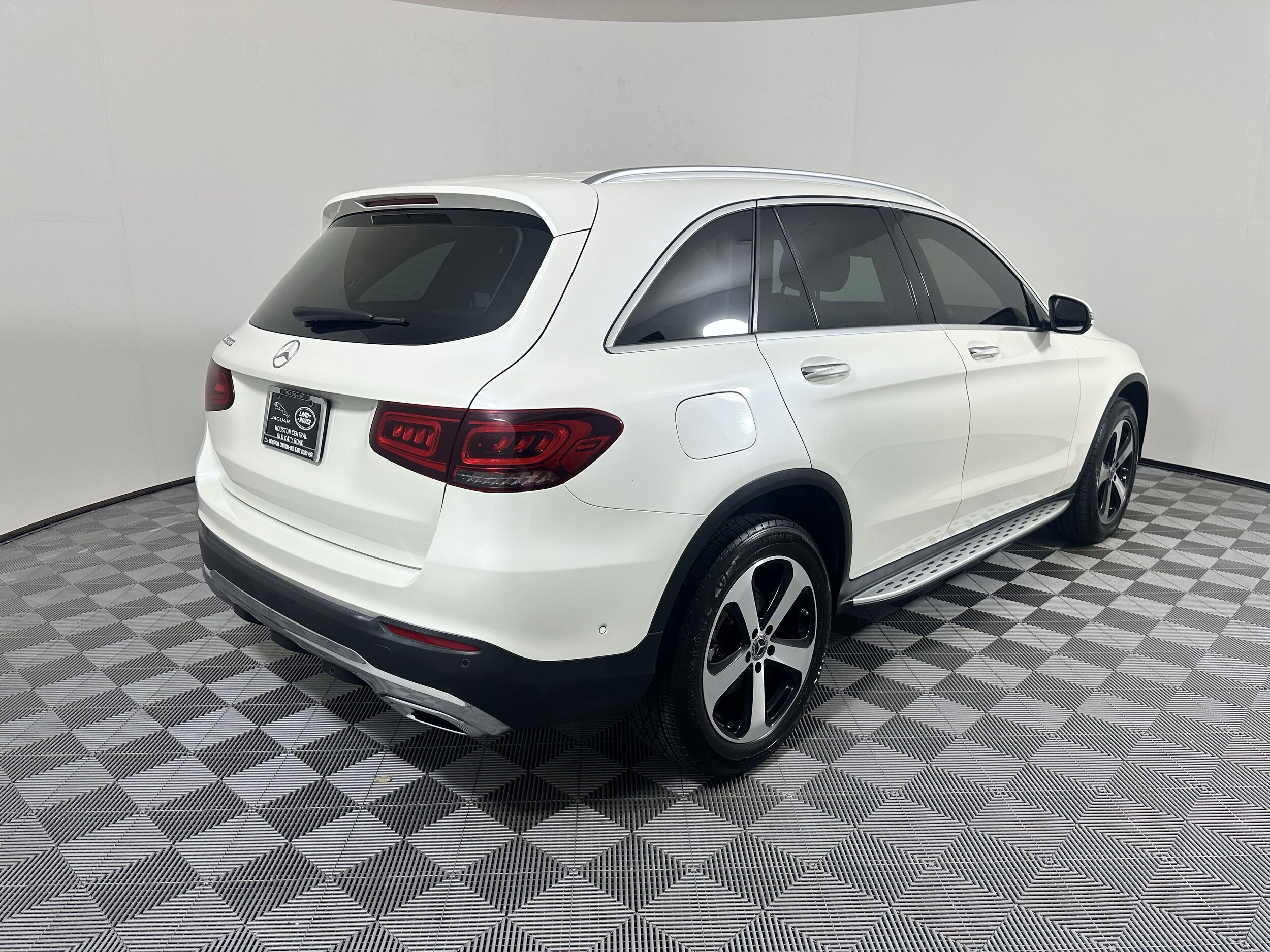 2021 Mercedes Benz GLC 300 photo 2