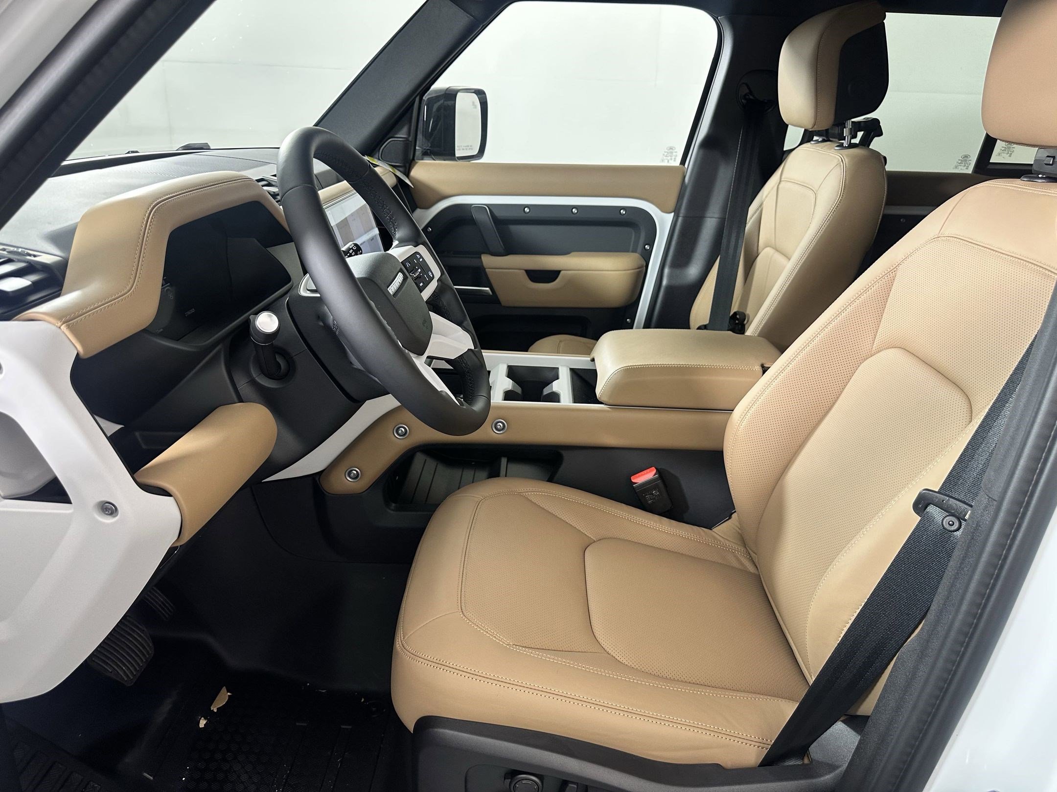 2025 Land Rover Defender 110 X-Dynamic SE photo 4