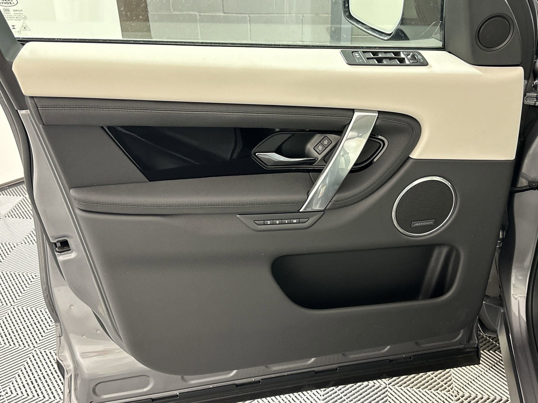 2025 Land Rover Discovery Sport S - Photo 10