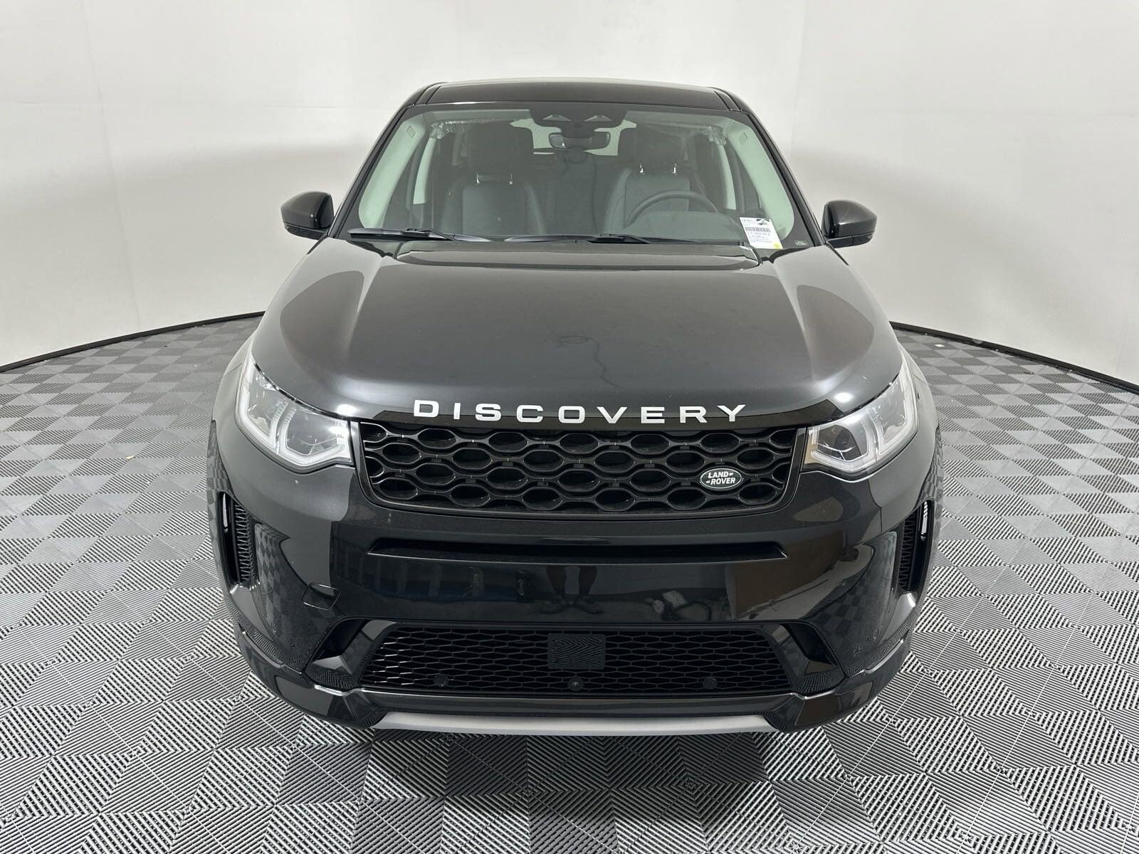 2025 Land Rover Discovery Sport S photo 4