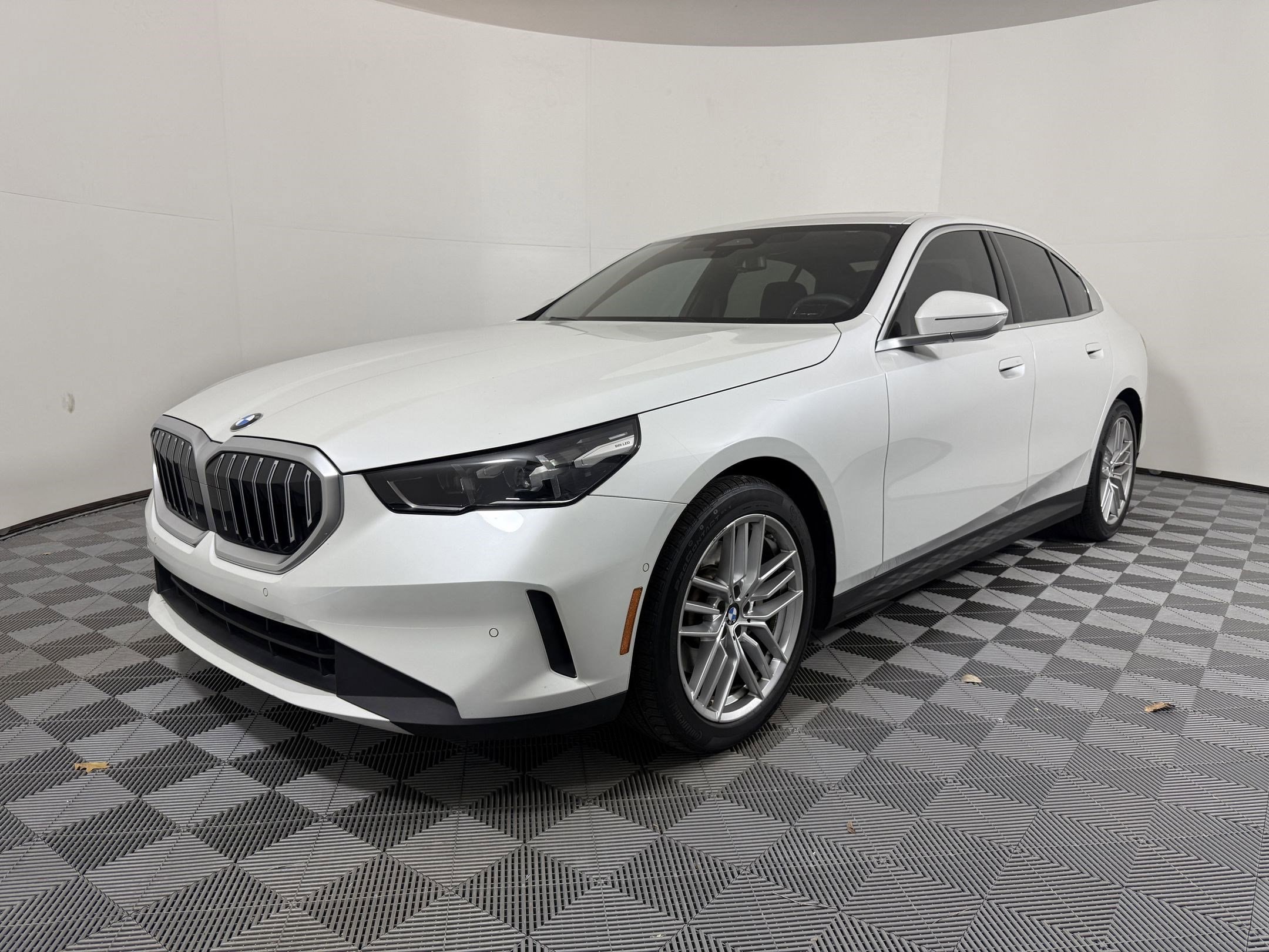 2024 BMW 5 Series 530i's photo