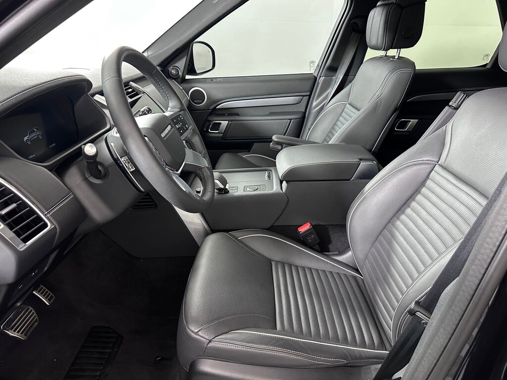 Certified 2024 Land Rover Discovery Dynamic SE SUV