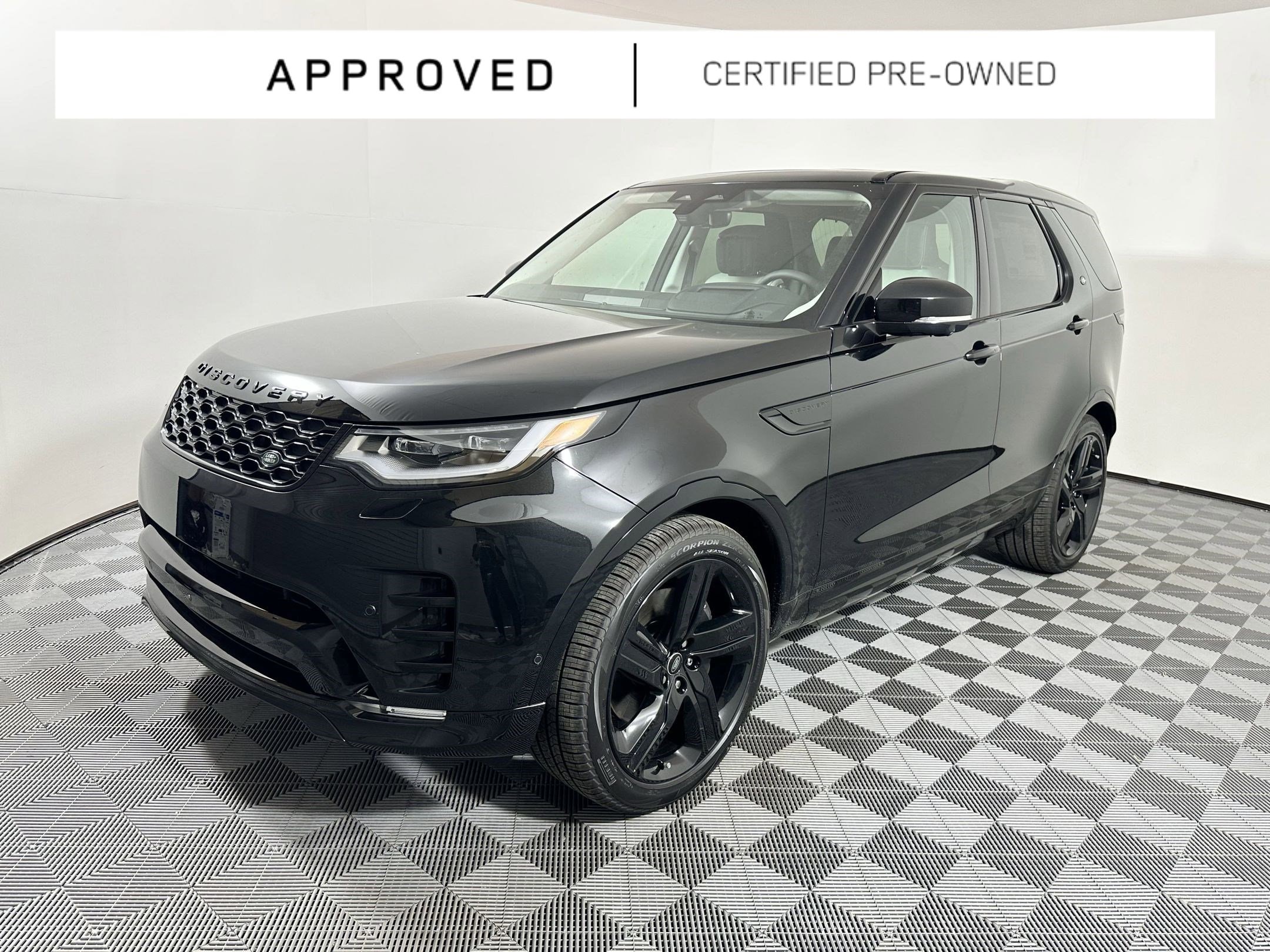 2025 Land Rover Discovery Dynamic SE