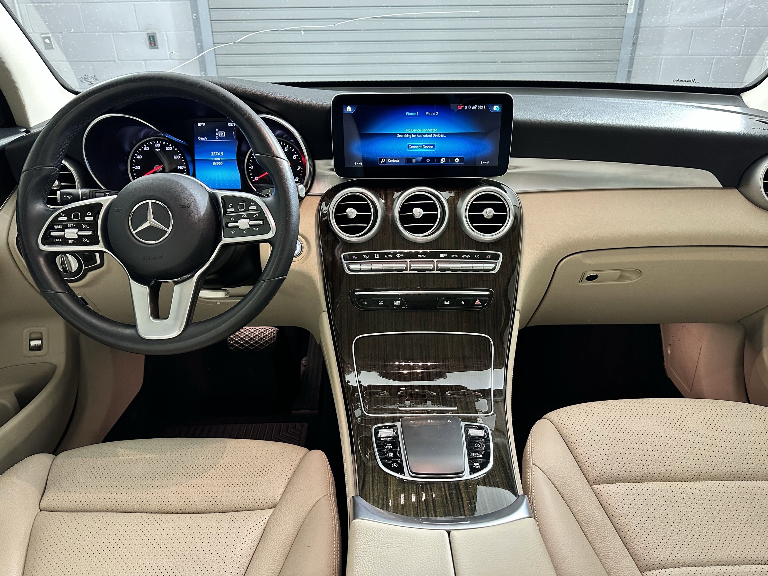 2021 Mercedes Benz GLC 300 photo 4