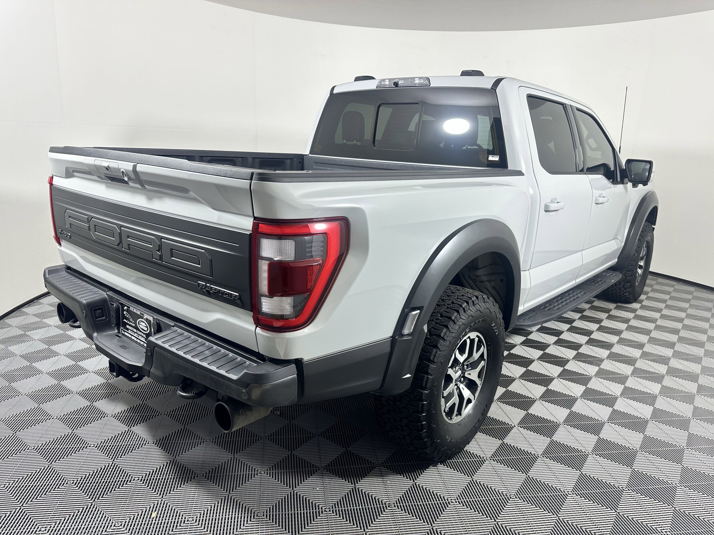 2023 Ford F-150 Raptor photo 2