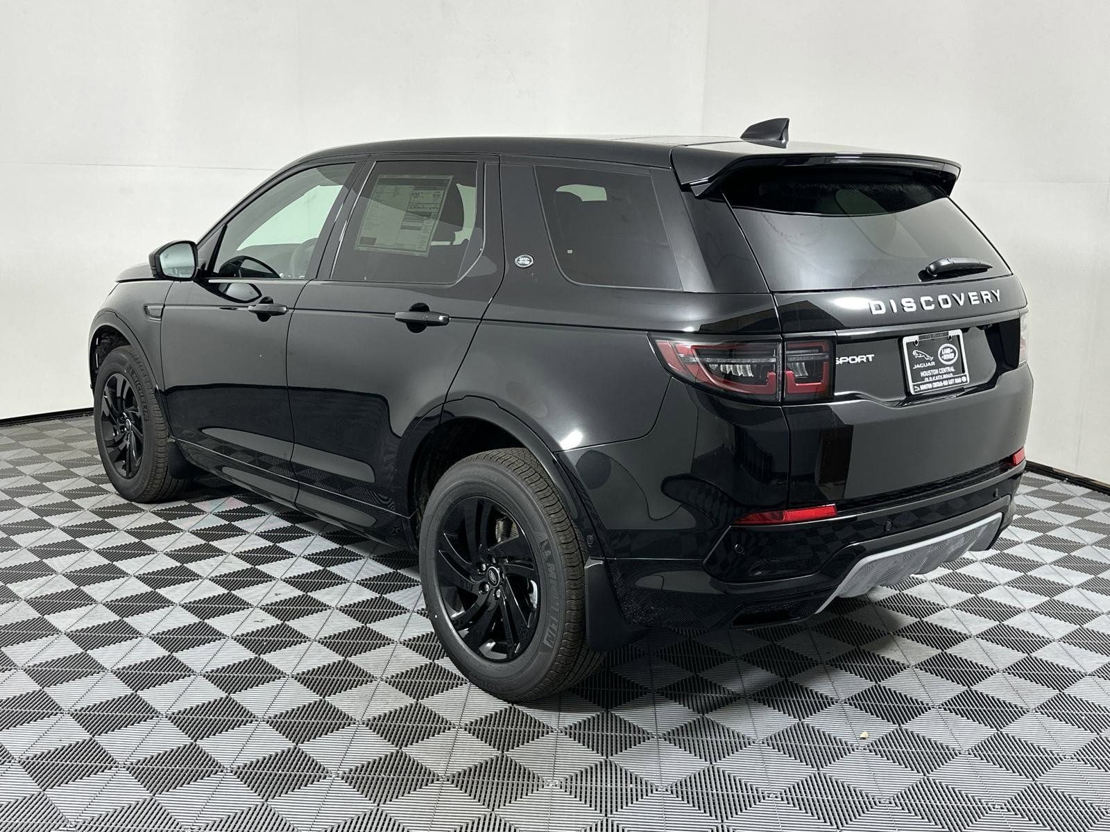 2025 Land Rover Discovery Sport S photo 2