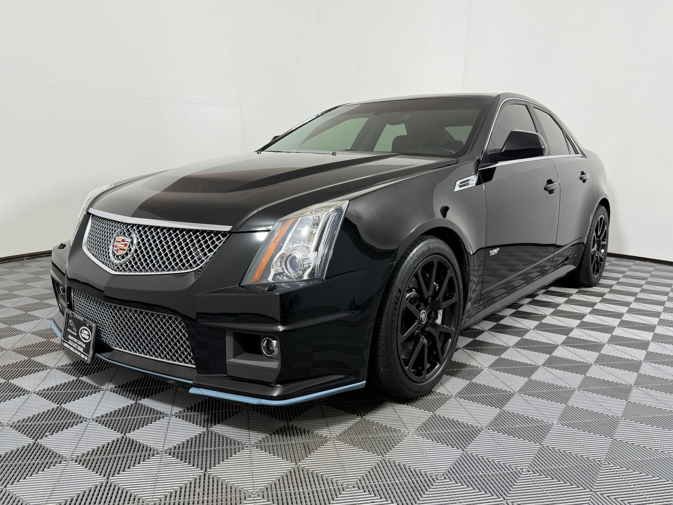 CTS-V 4dr Sdn Sedan