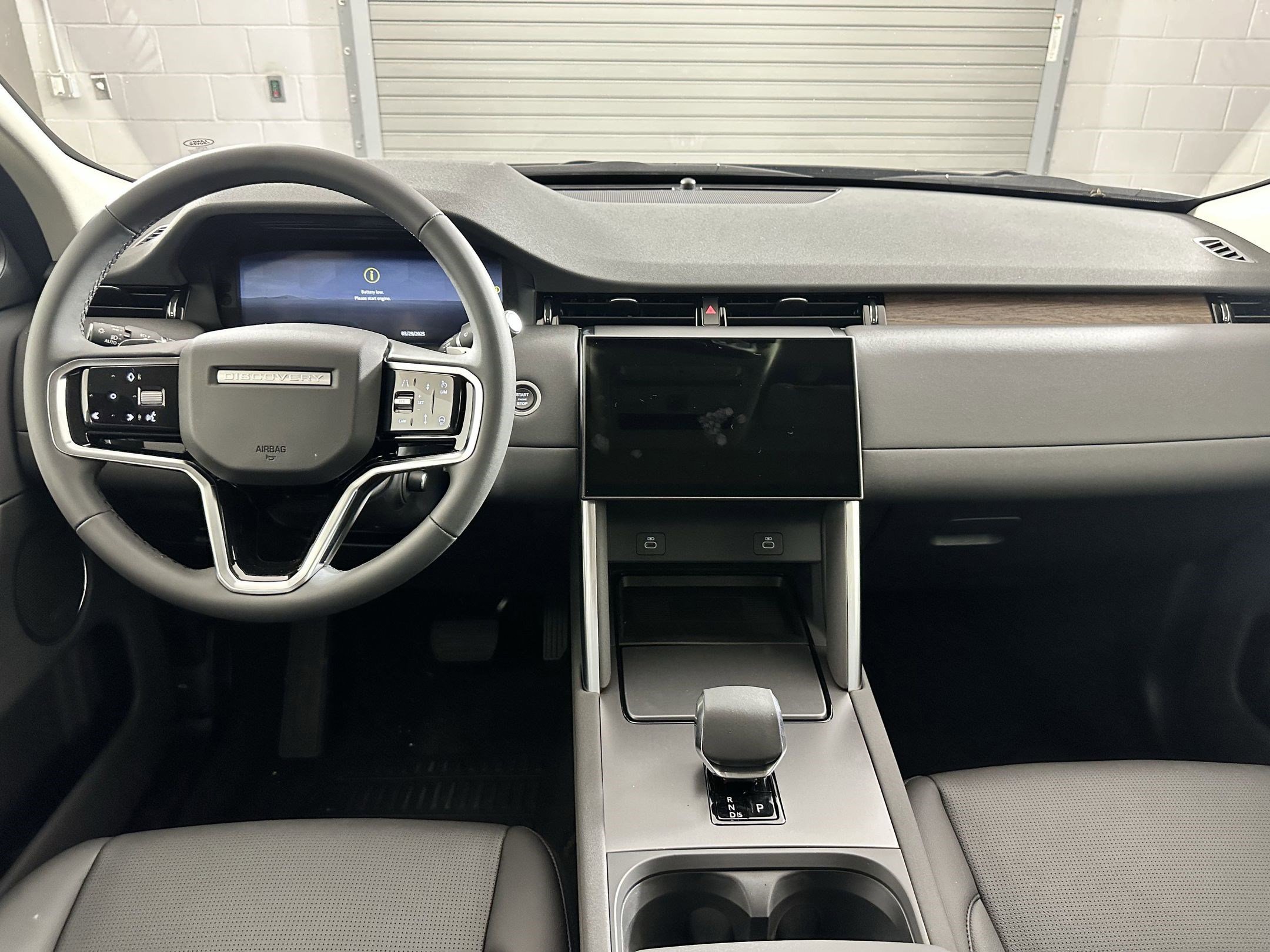 2025 Land Rover Discovery Sport S photo 4
