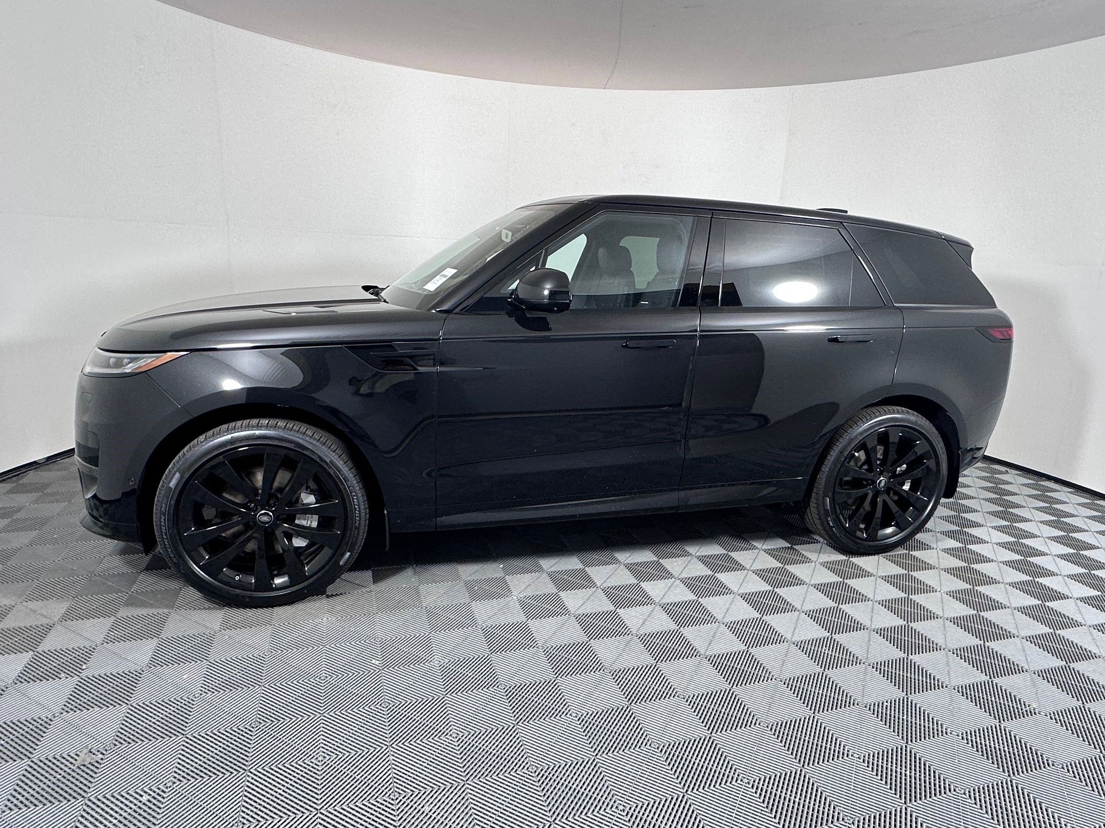 2025 Land Rover Range Rover Sport SE photo 2