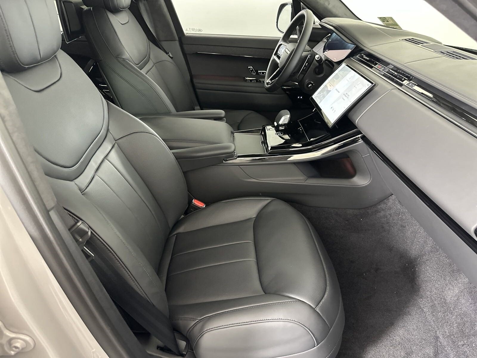 2025 Land Rover Range Rover Sport Autobiography photo 3