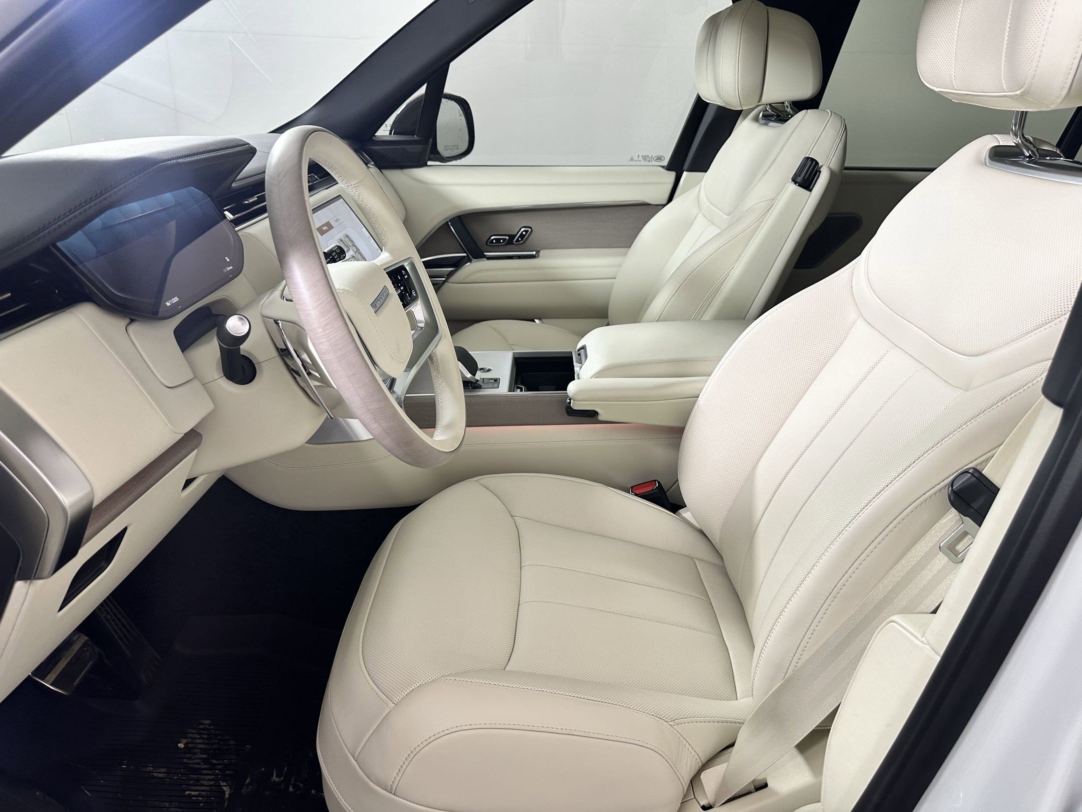 2025 Land Rover Range Rover Autobiography photo 4