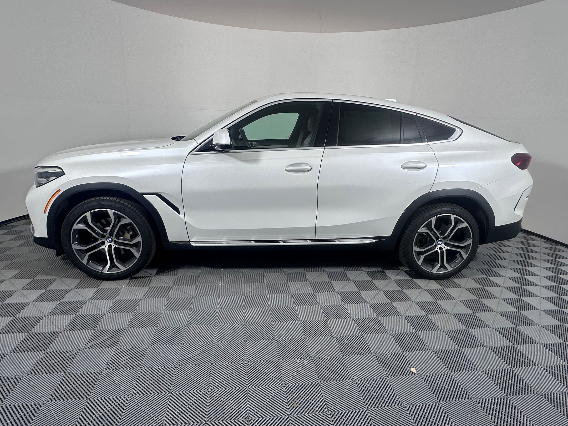 2020 Bmw X6 sDrive40i photo 2