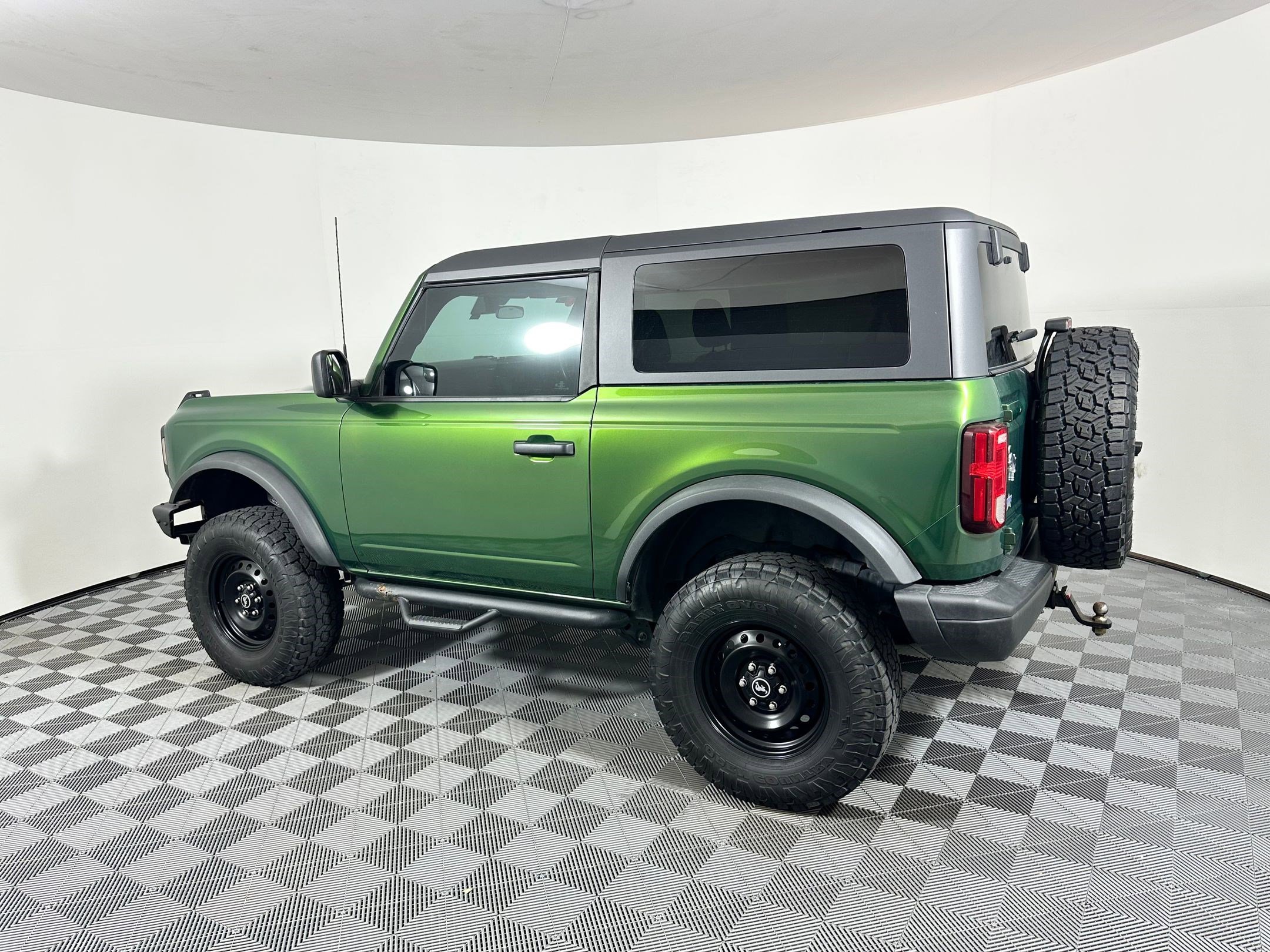 2022 Ford Bronco Black Diamond photo 2