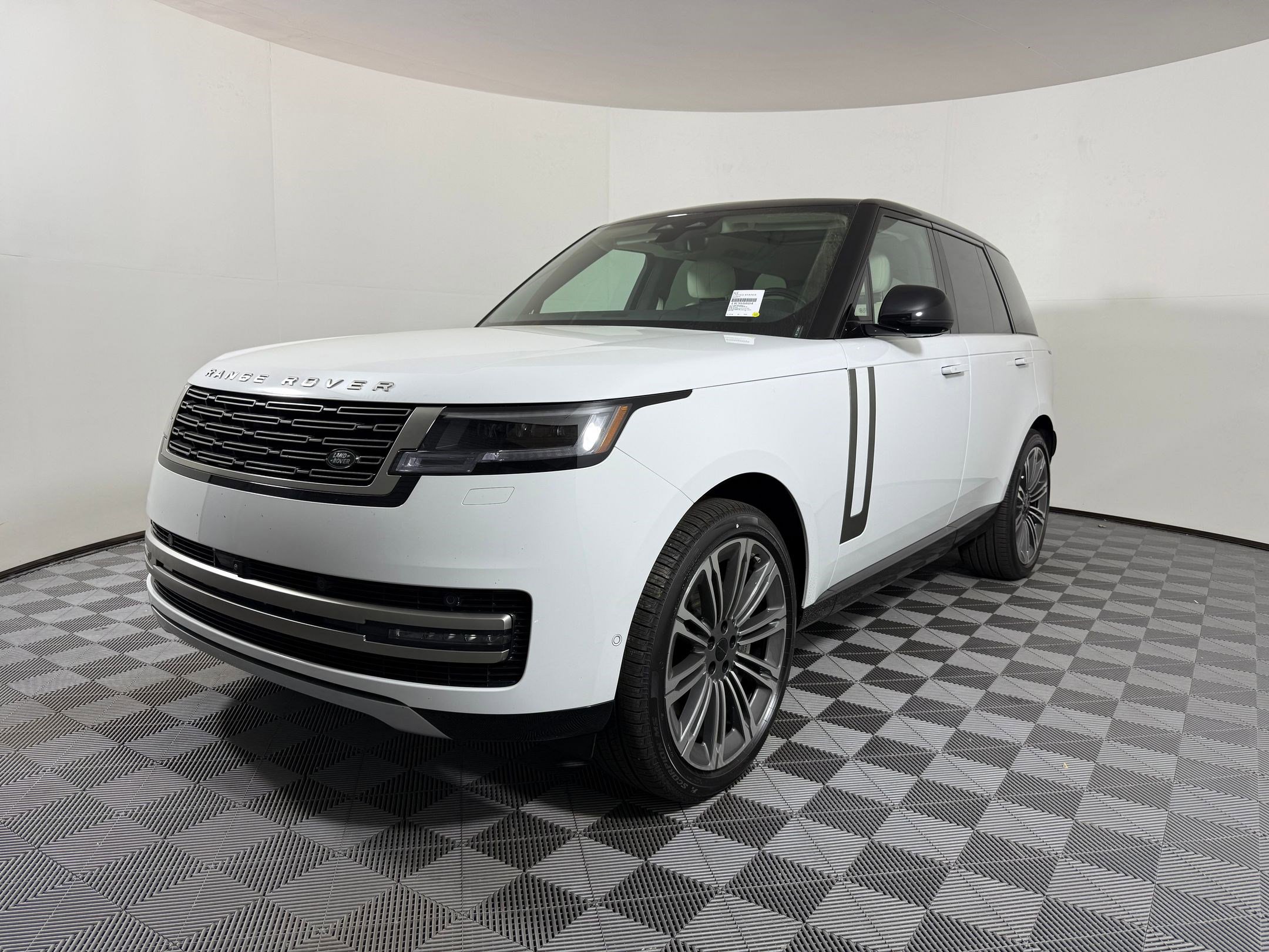 2026 Land Rover Range Rover 4.4 SE SWB's photo
