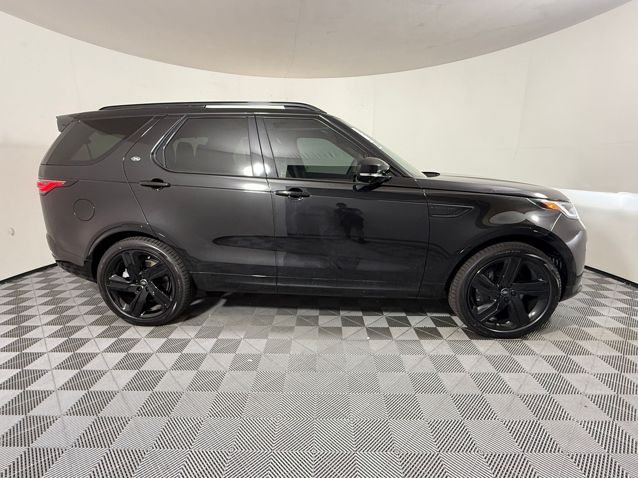 Discovery Gemini Edition SUV