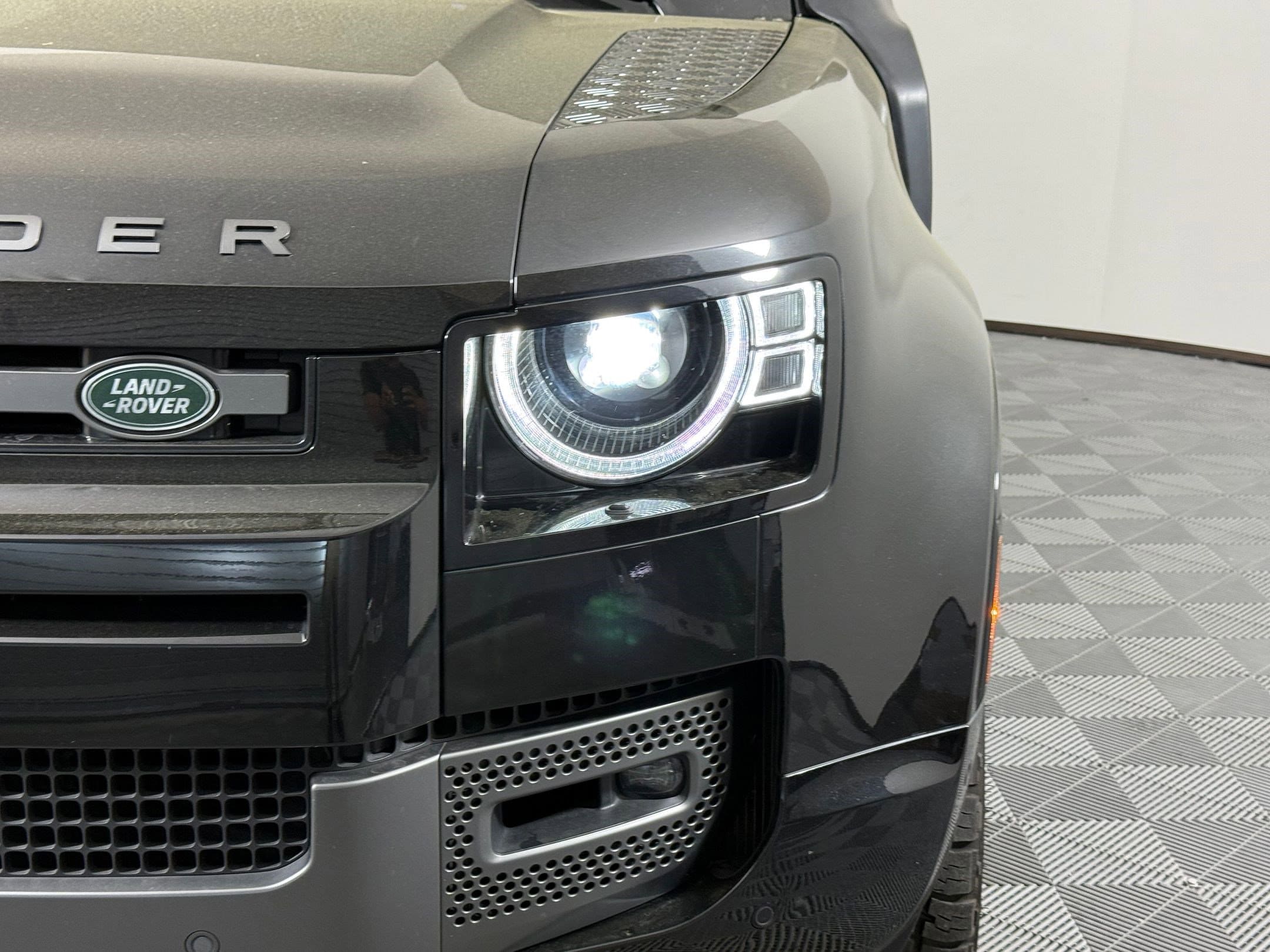 2022 Land Rover Defender V8 - Photo 11
