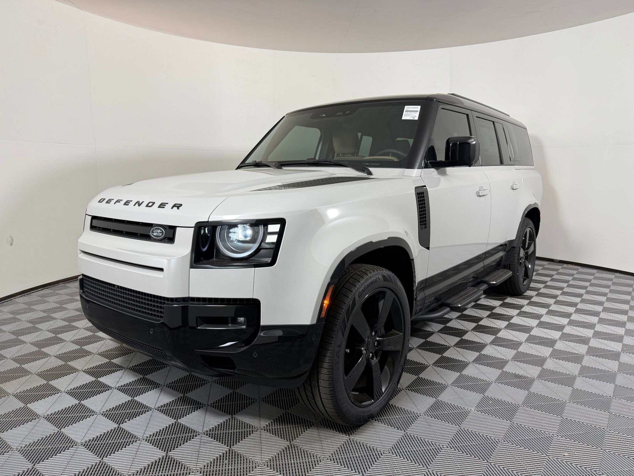 2026 Land Rover Defender 130 X-Dynamic SE P400's photo