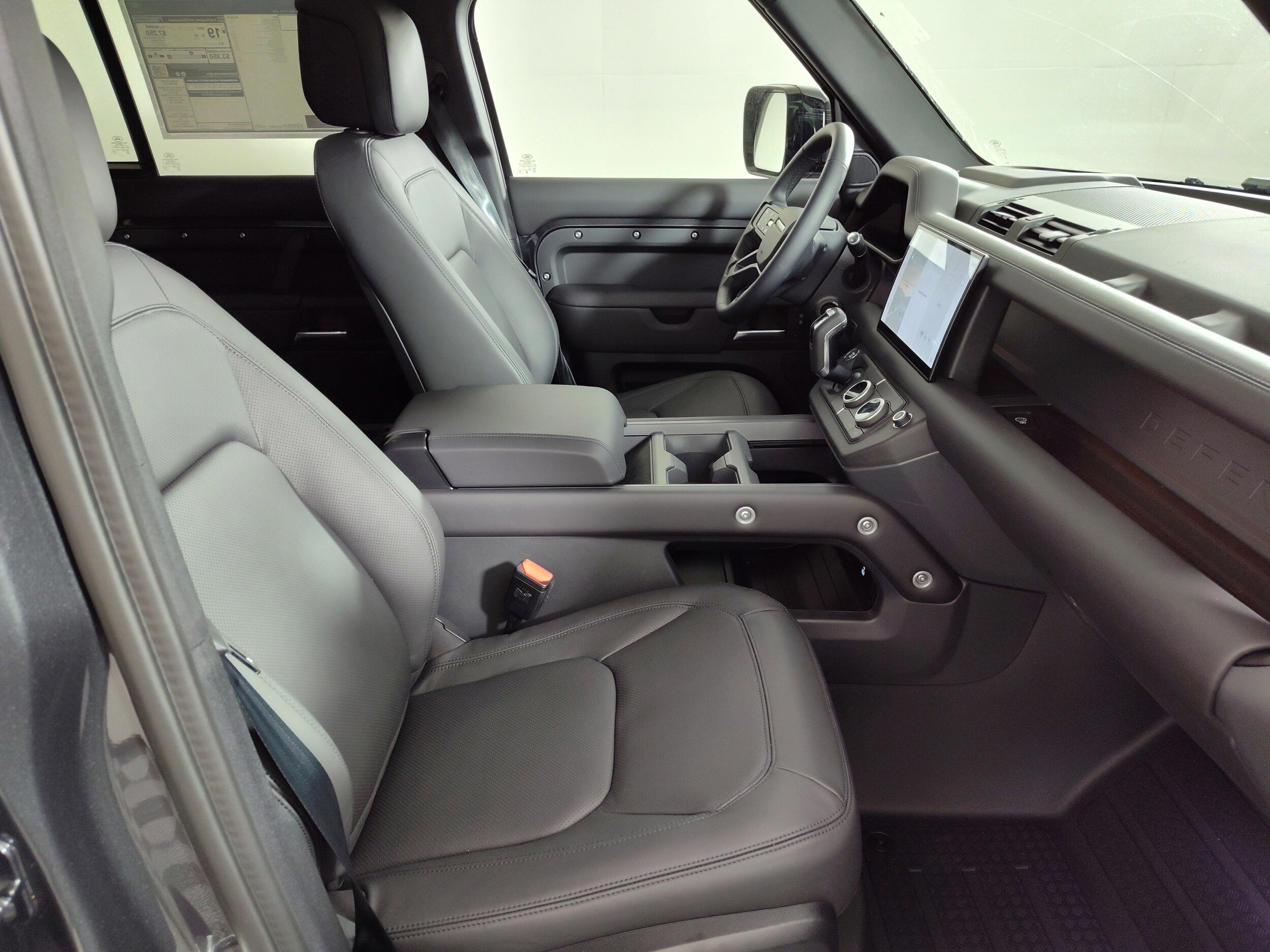 2025 Land Rover Defender S photo 3