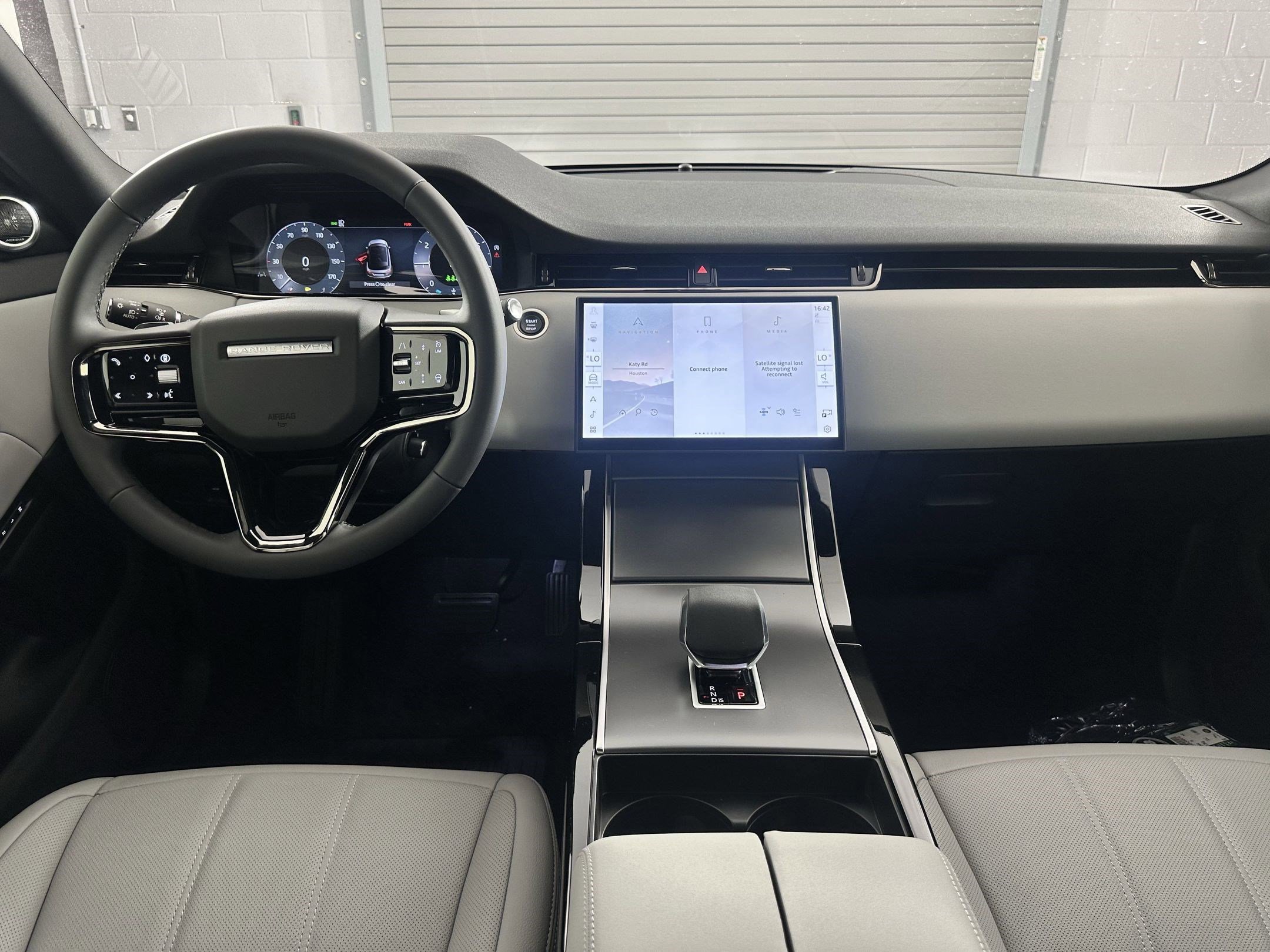 2026 Land Rover Range Rover Evoque S photo 4