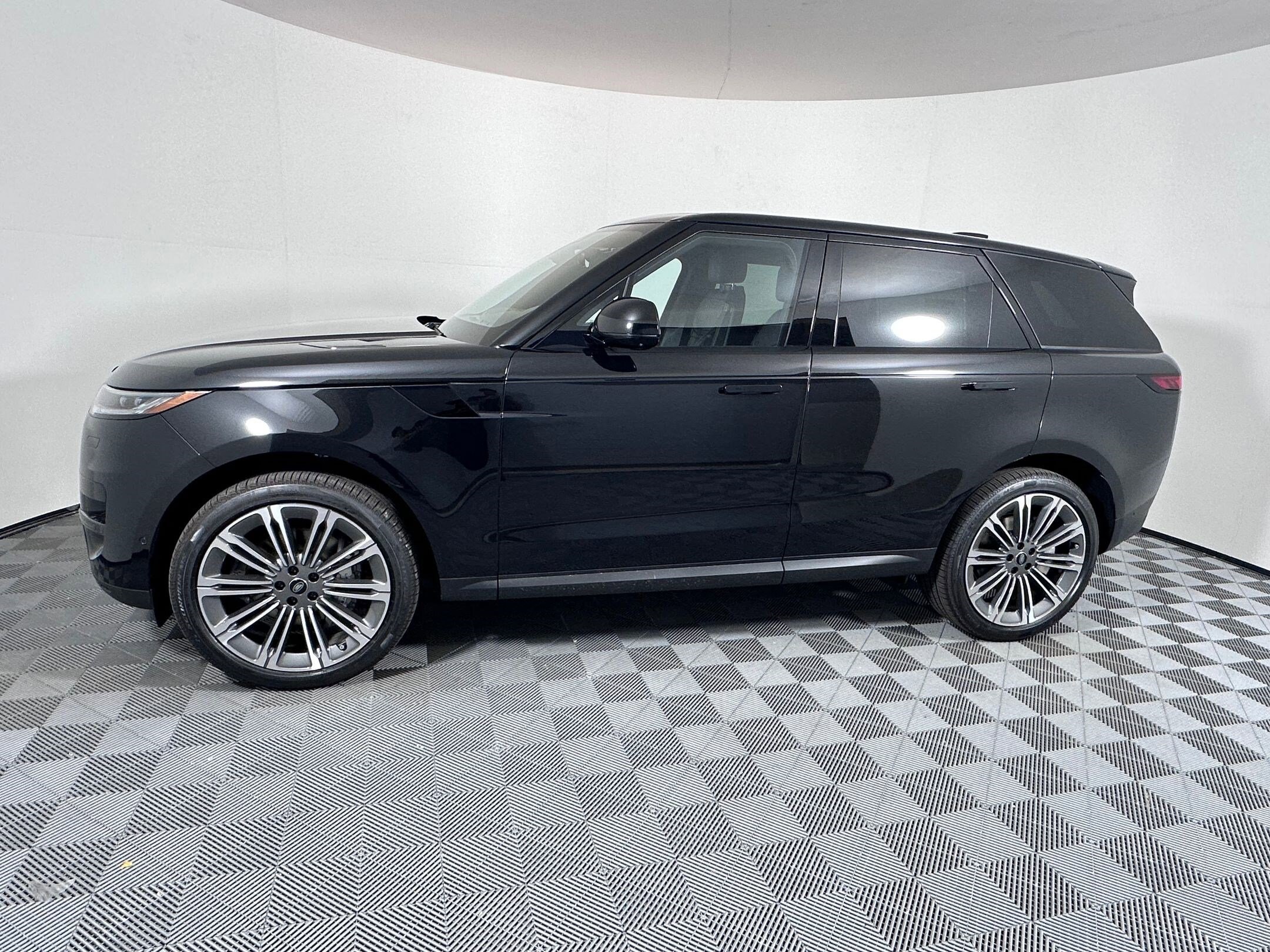 2025 Land Rover Range Rover Sport SE photo 2