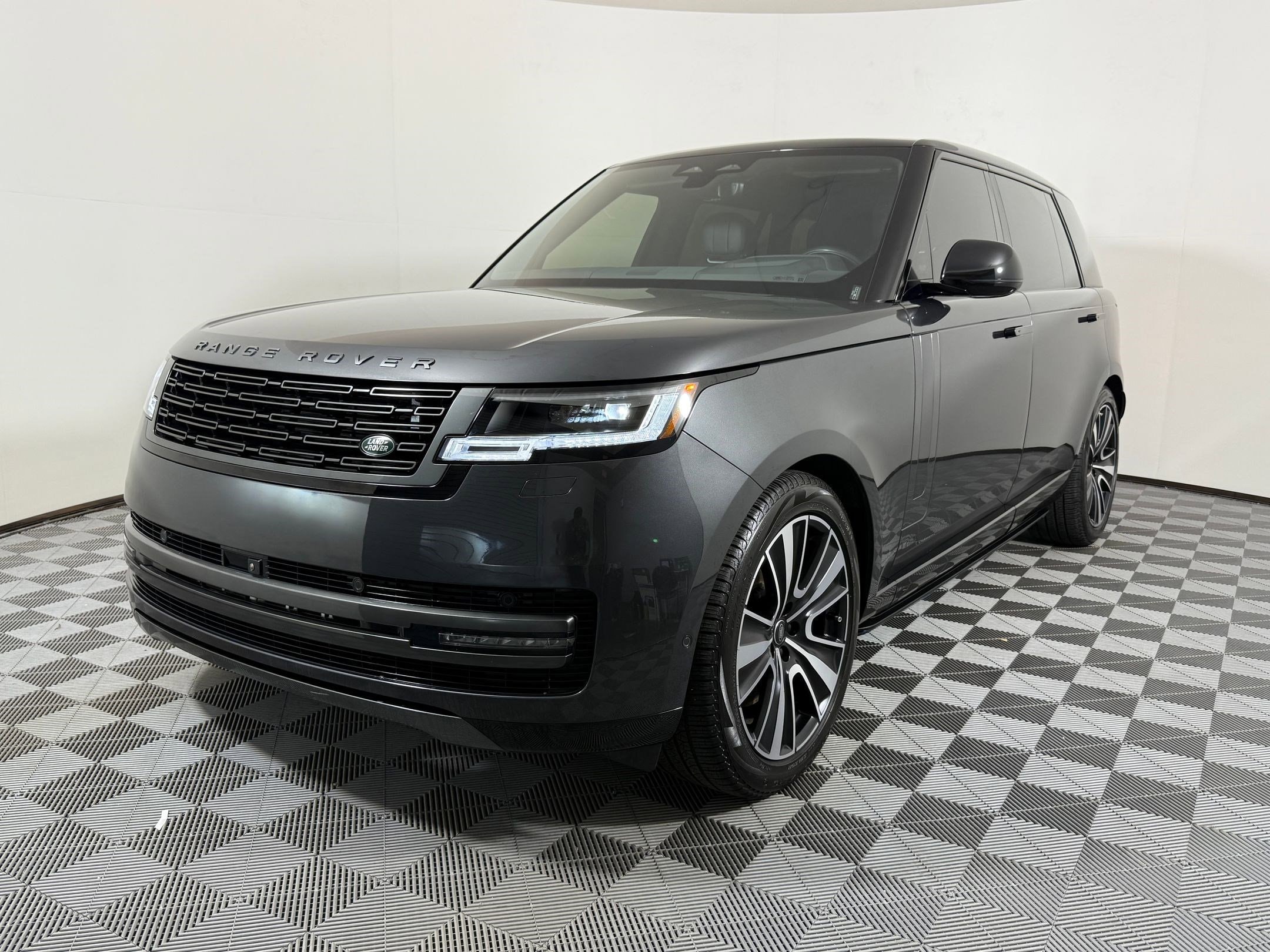 2025 Land Rover Range Rover 4.4 SE LWB 7's photo
