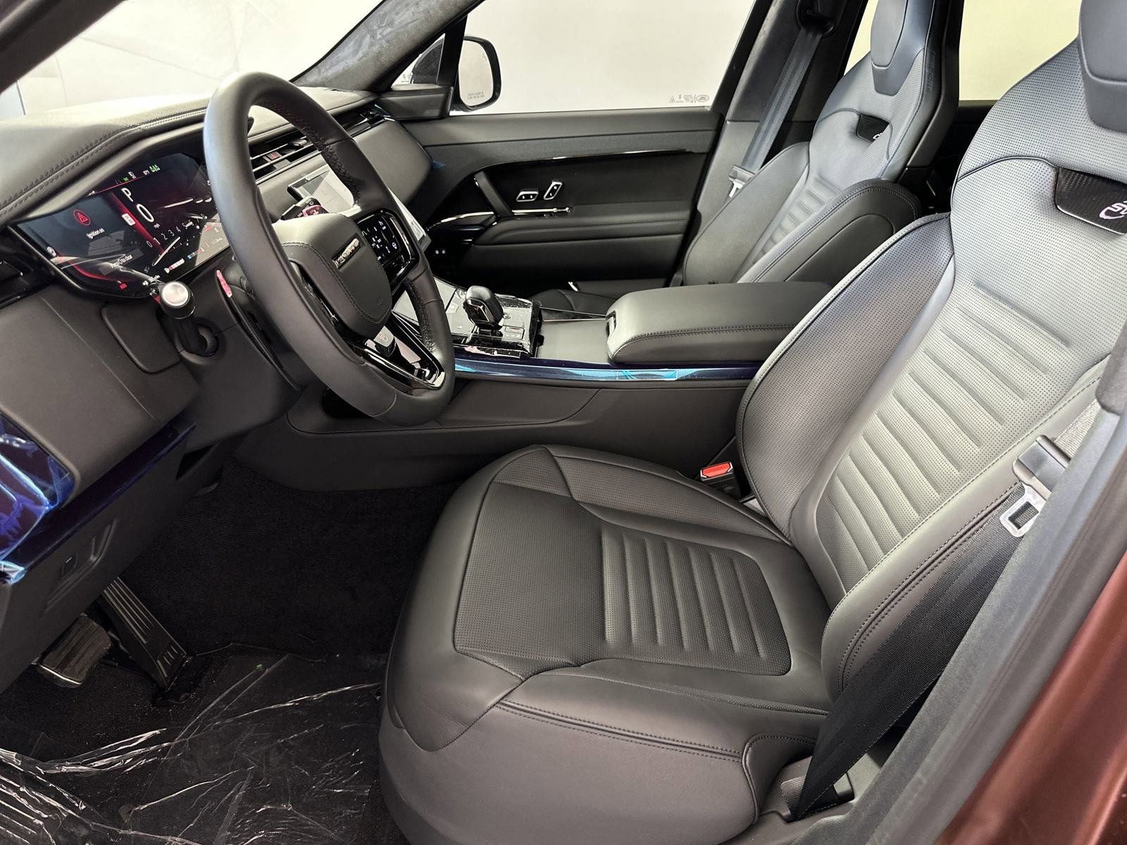 2025 Land Rover Range Rover Sport photo 3
