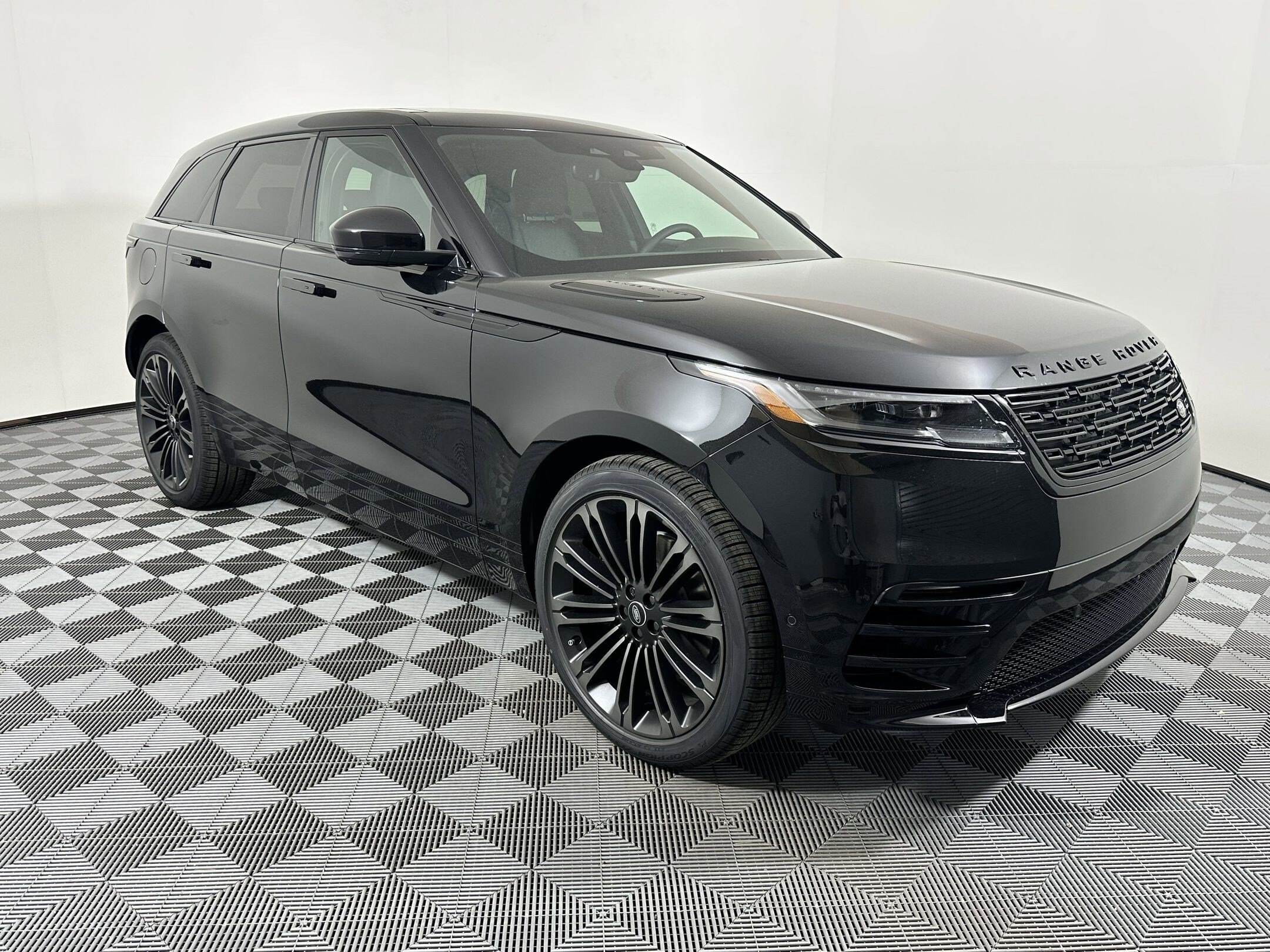 Range Rover Velar Dynamic SE SUV