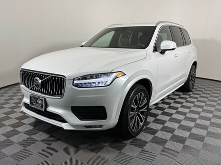 2022 Volvo XC90 Momentum SUV