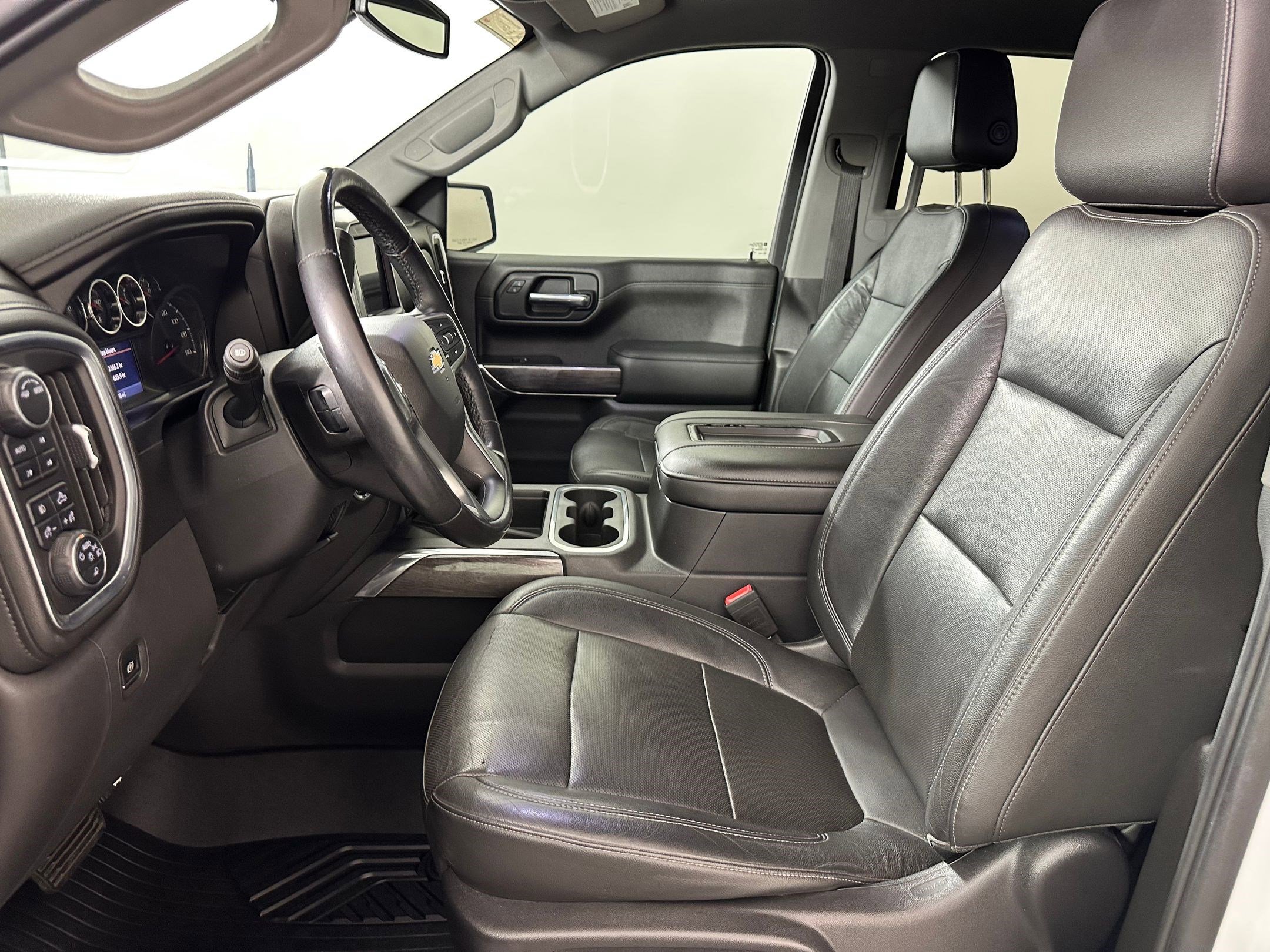 2020 Chevrolet Silverado 1500 LTZ photo 2