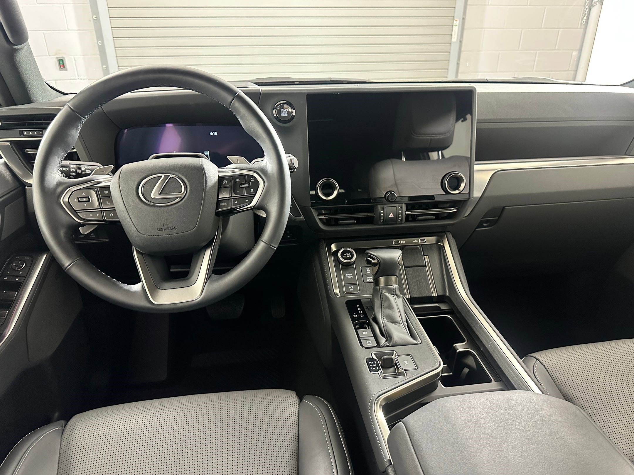 2024 Lexus GX 550 Luxury photo 4
