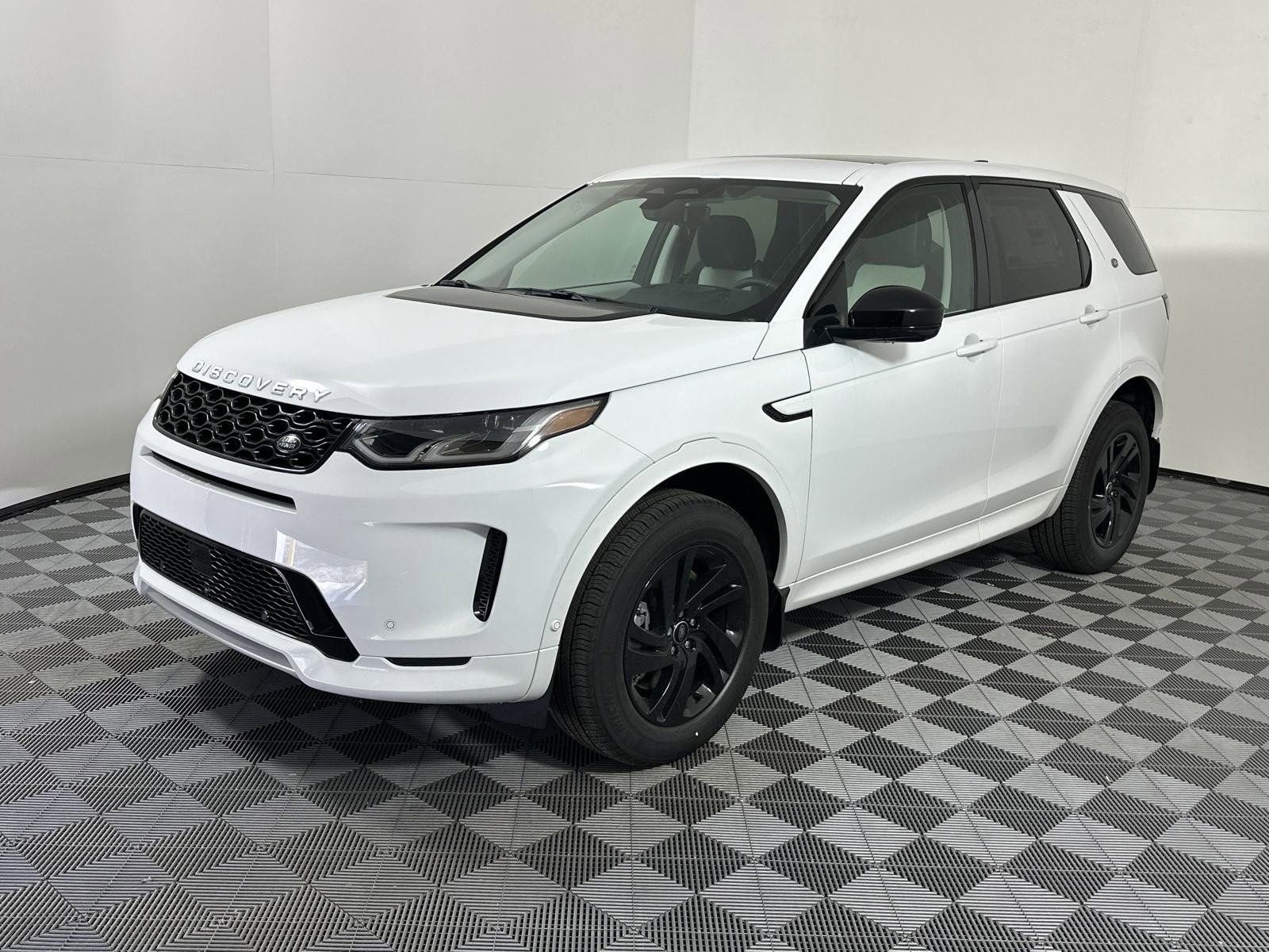 2025 Land Rover Discovery Sport S's photo