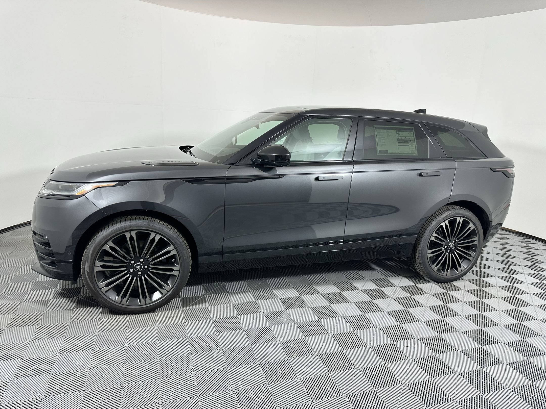 Range Rover Velar Dynamic SE SUV