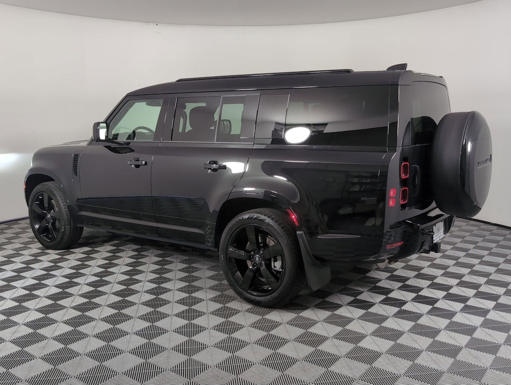 New 2025 Land Rover Defender 130 X-Dynamic SE SUV