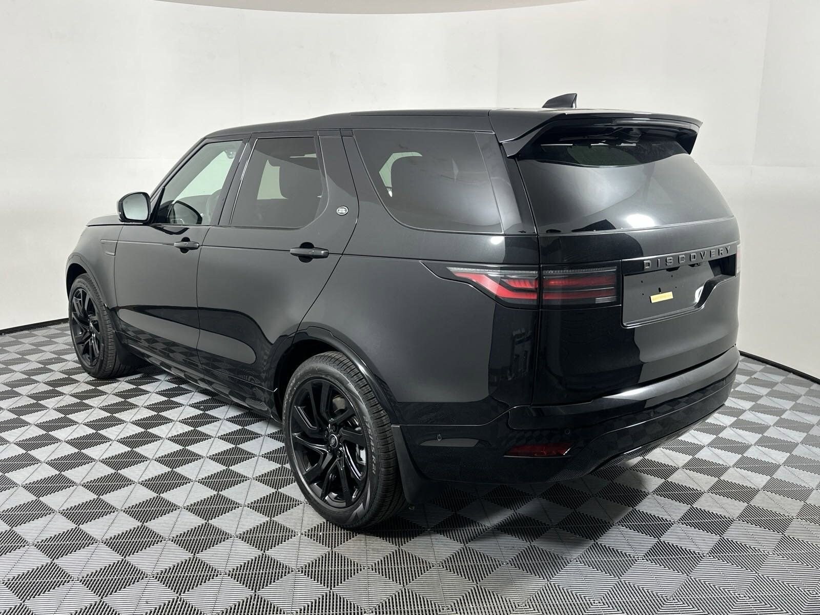 2025 Land Rover Discovery SE photo 2