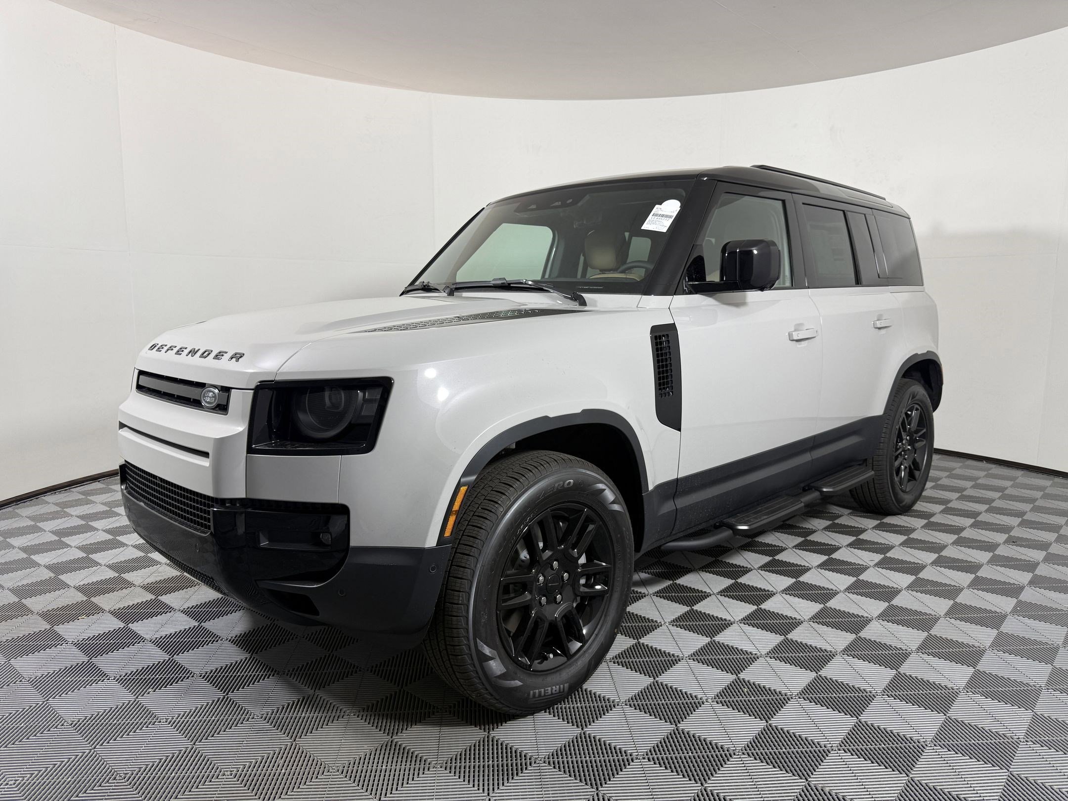 2026 Land Rover Defender S's photo