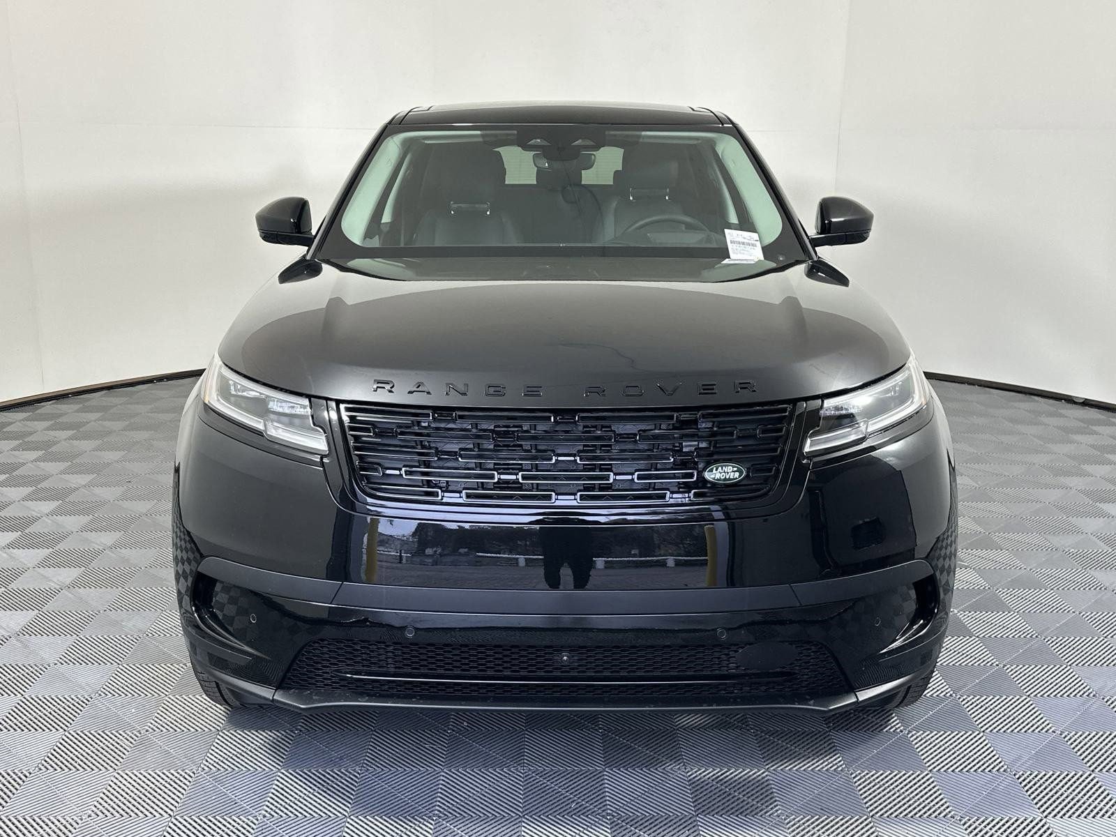 2025 Land Rover Range Rover Velar S photo 4