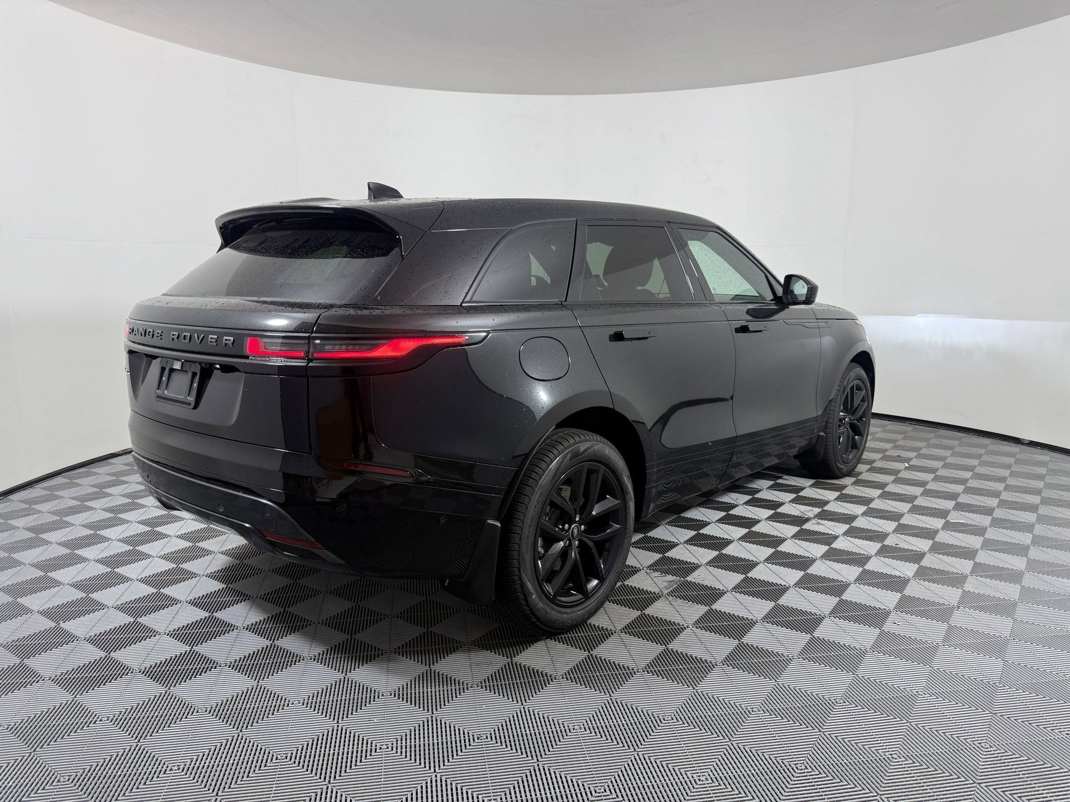 Range Rover Velar Dynamic SE SUV
