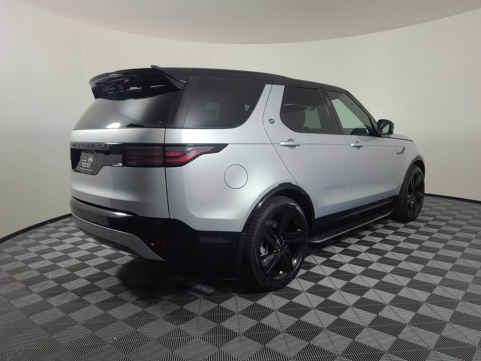 Certified 2024 Land Rover Discovery Dynamic SE with VIN SALRL2EX4R2495636 for sale in Houston, TX