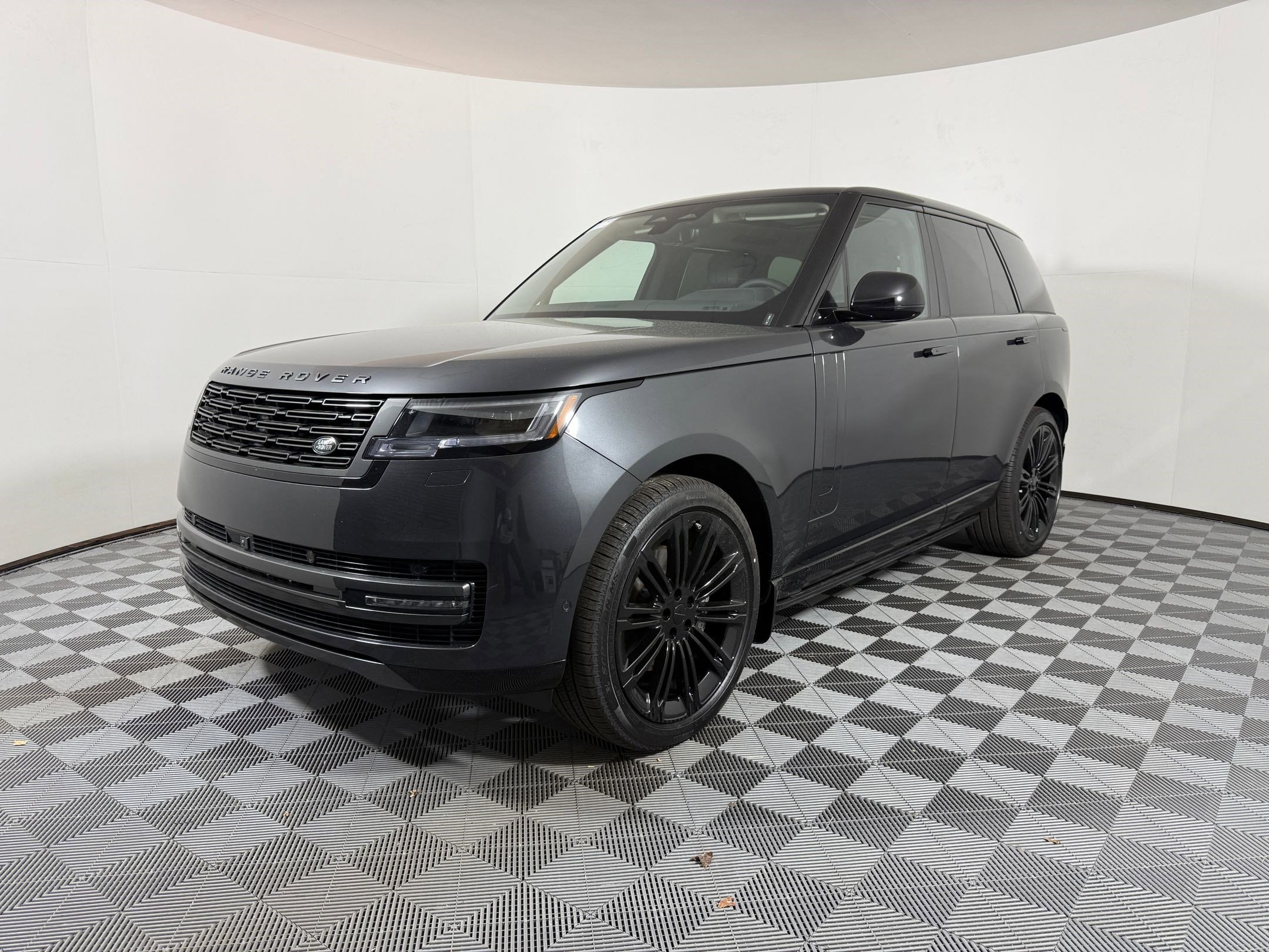 2026 Land Rover Range Rover 3.0 SE SWB's photo