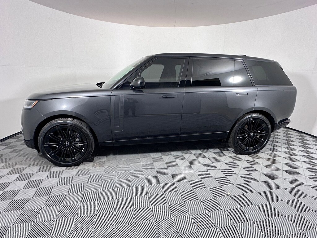 New 2025 Land Rover Range Rover SE SUV