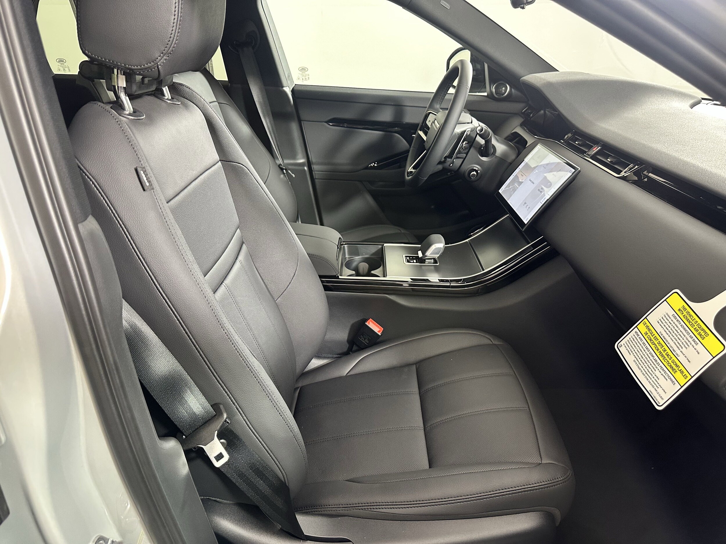 2026 Land Rover Range Rover Evoque S photo 3