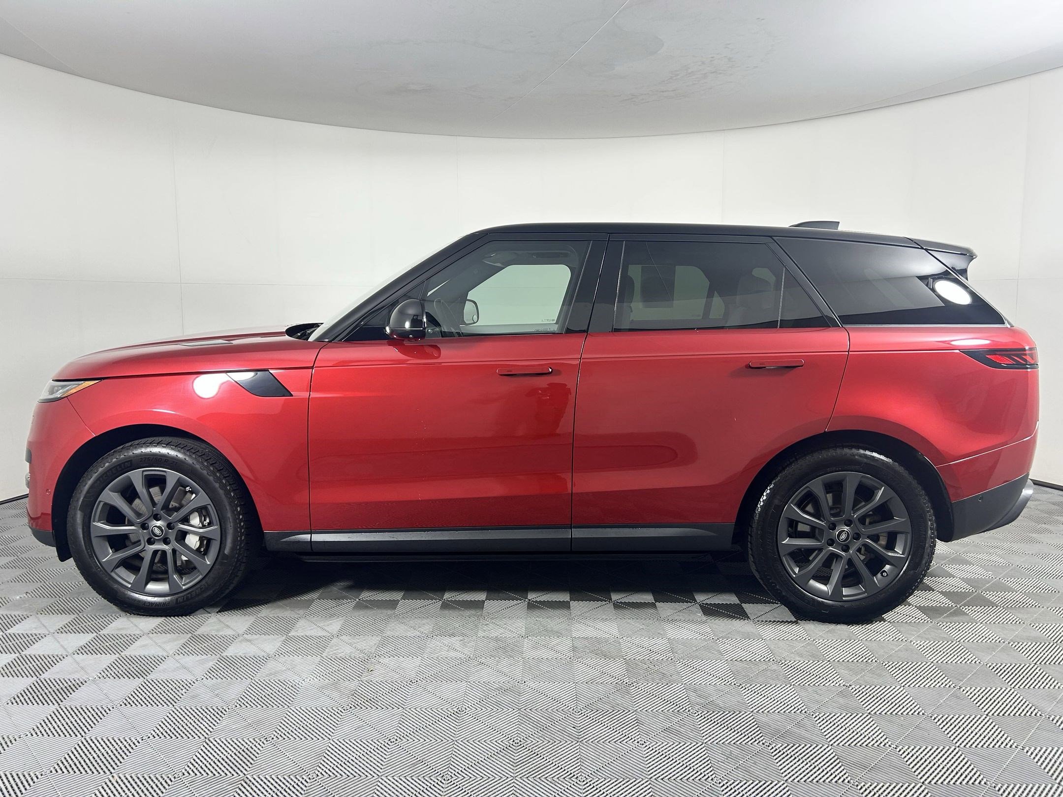 2023 Land Rover Range Rover Sport SE photo 2