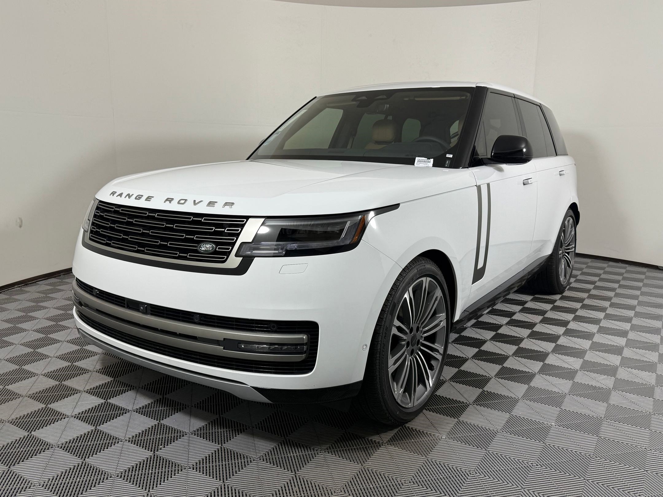 2026 Land Rover Range Rover 3.0 SE SWB's photo