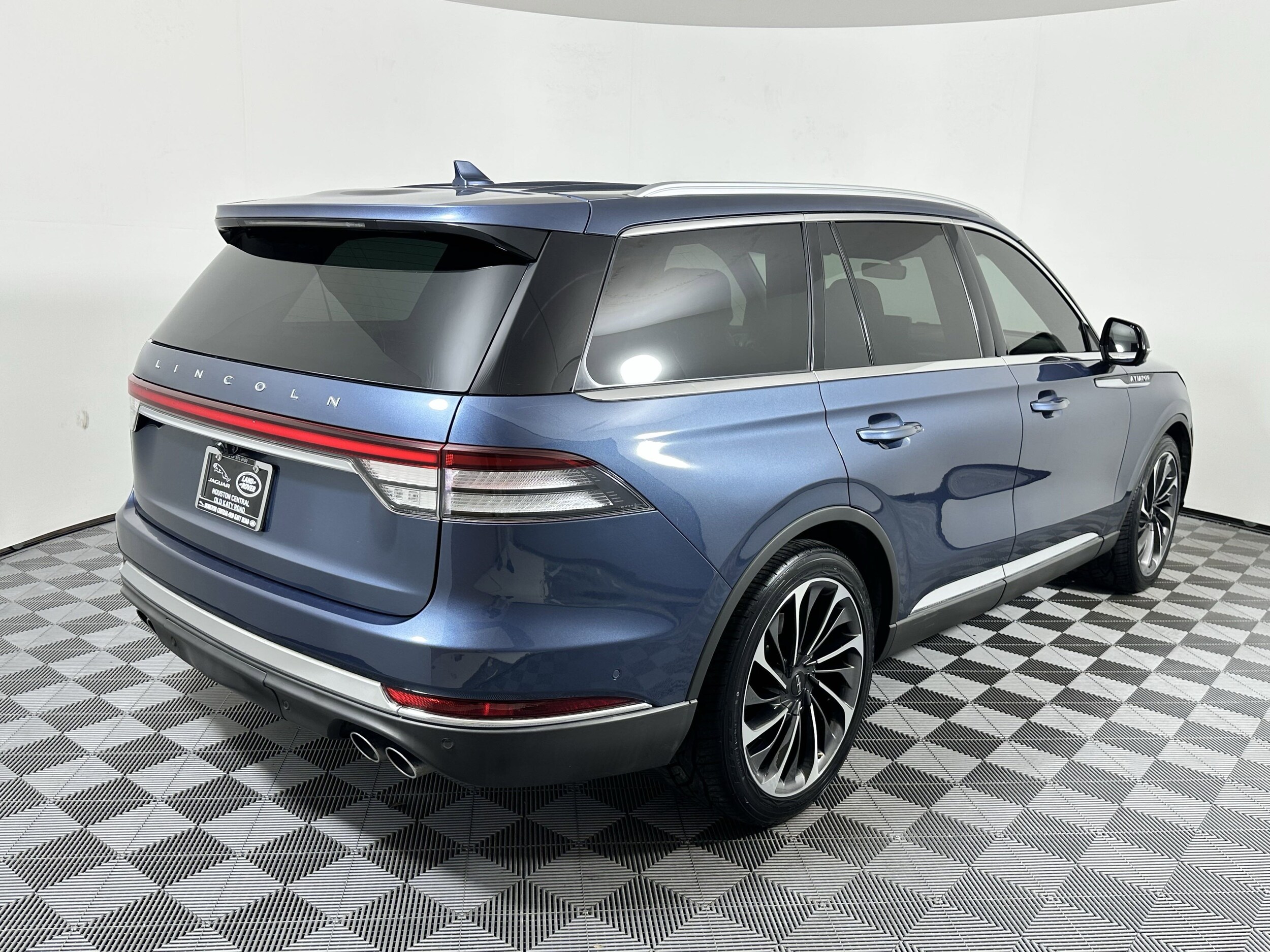 Used 2020 Lincoln Aviator Reserve with VIN 5LM5J7XC7LGL13126 for sale in Houston, TX