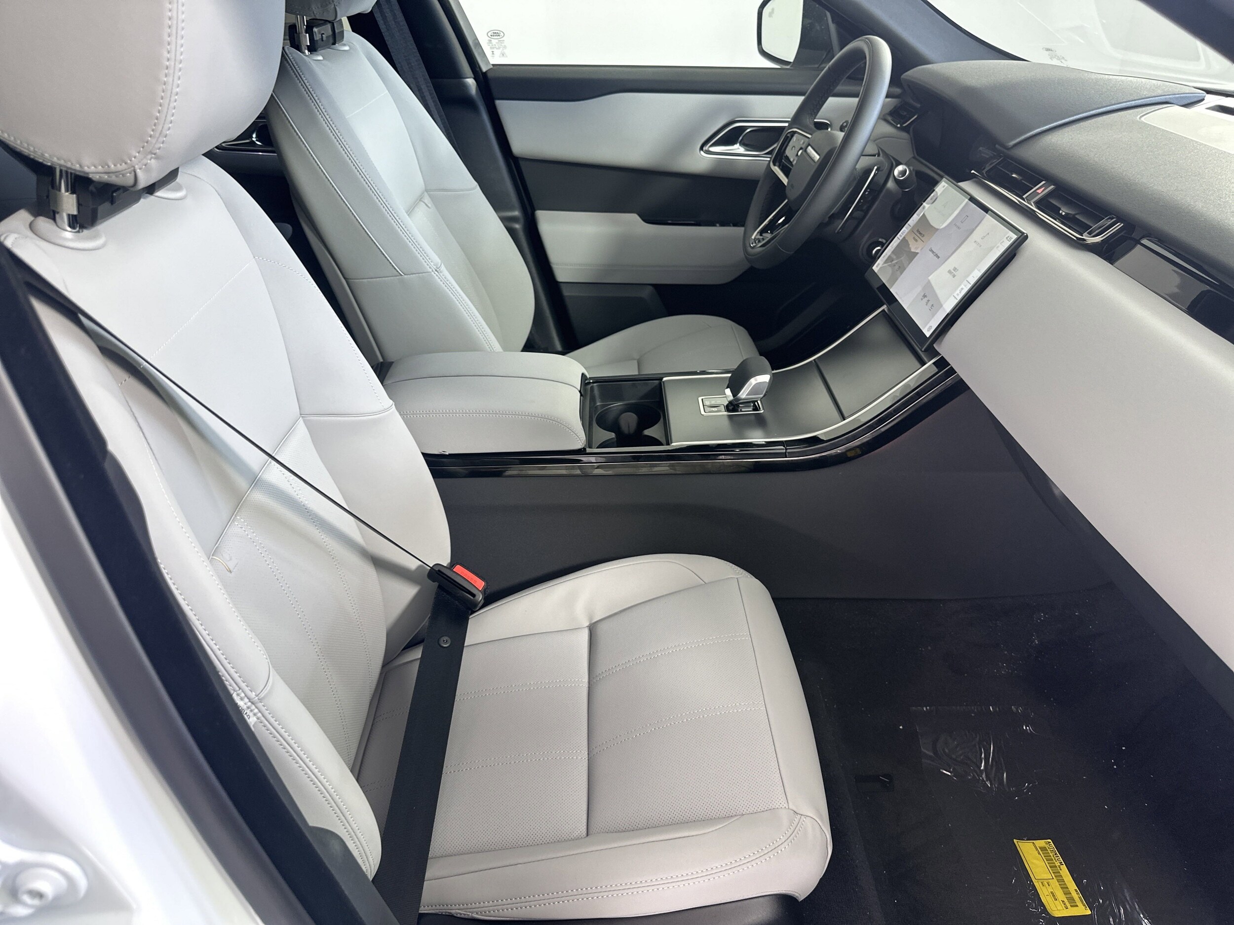 2026 Land Rover Range Rover Velar P250 S photo 3