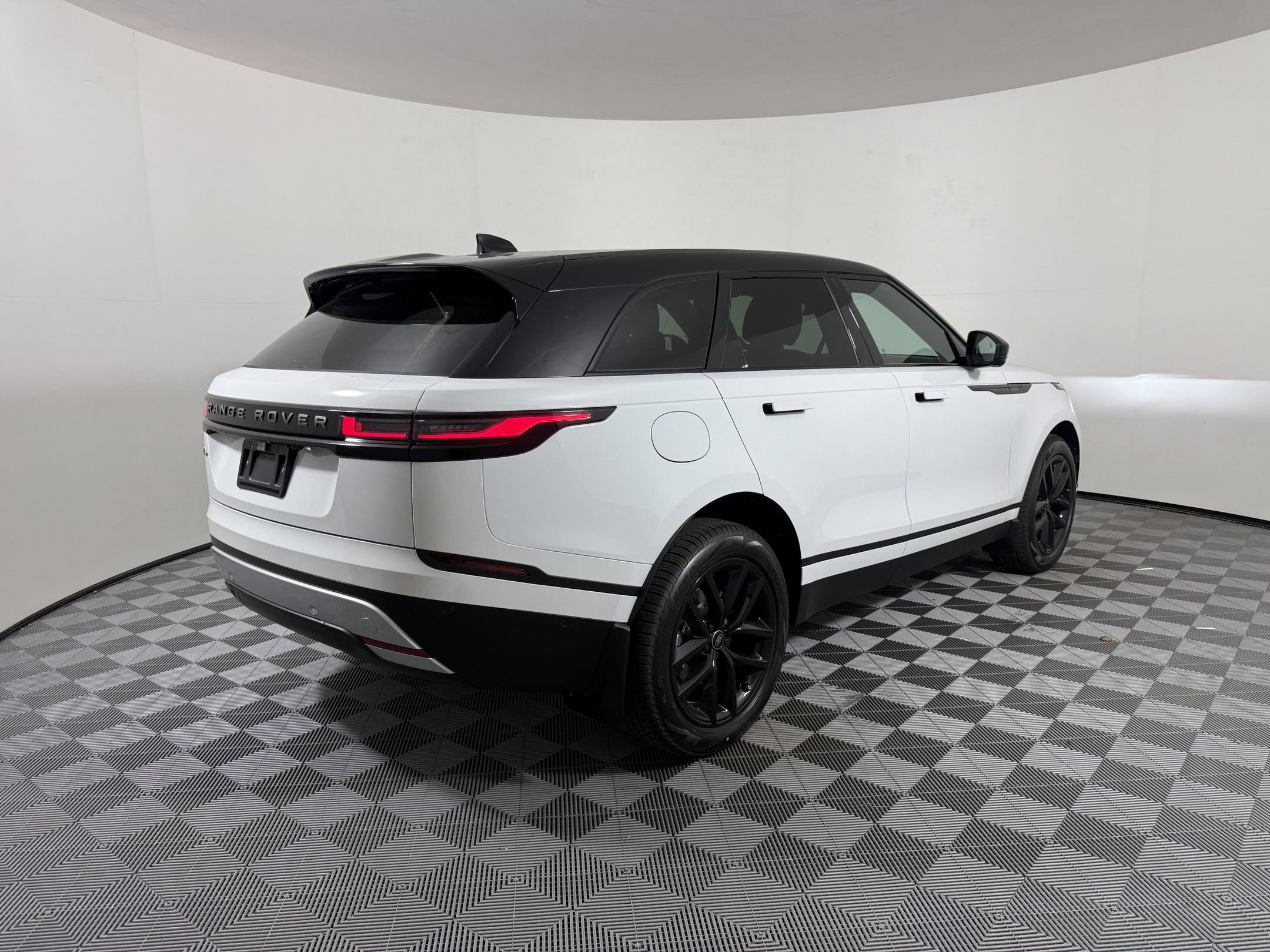 Range Rover Velar S SUV