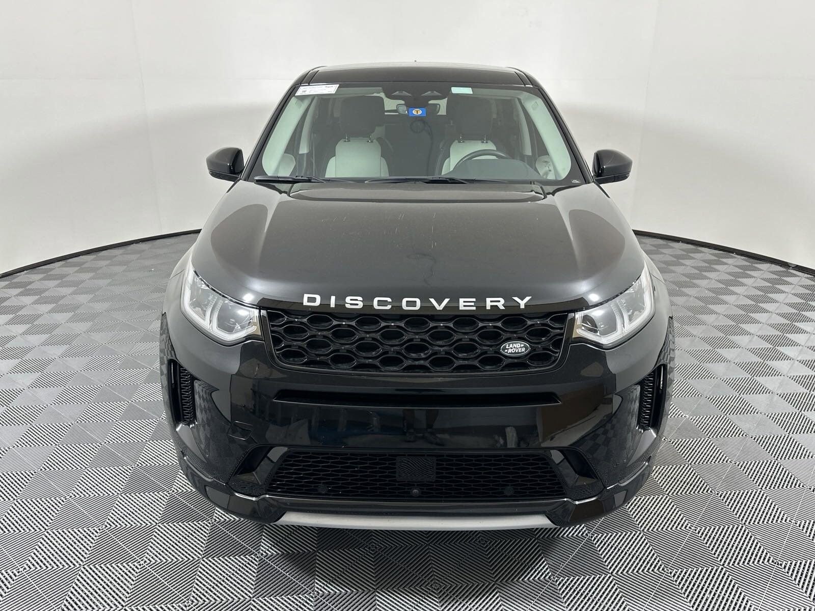 2024 Land Rover Discovery Sport S photo 2