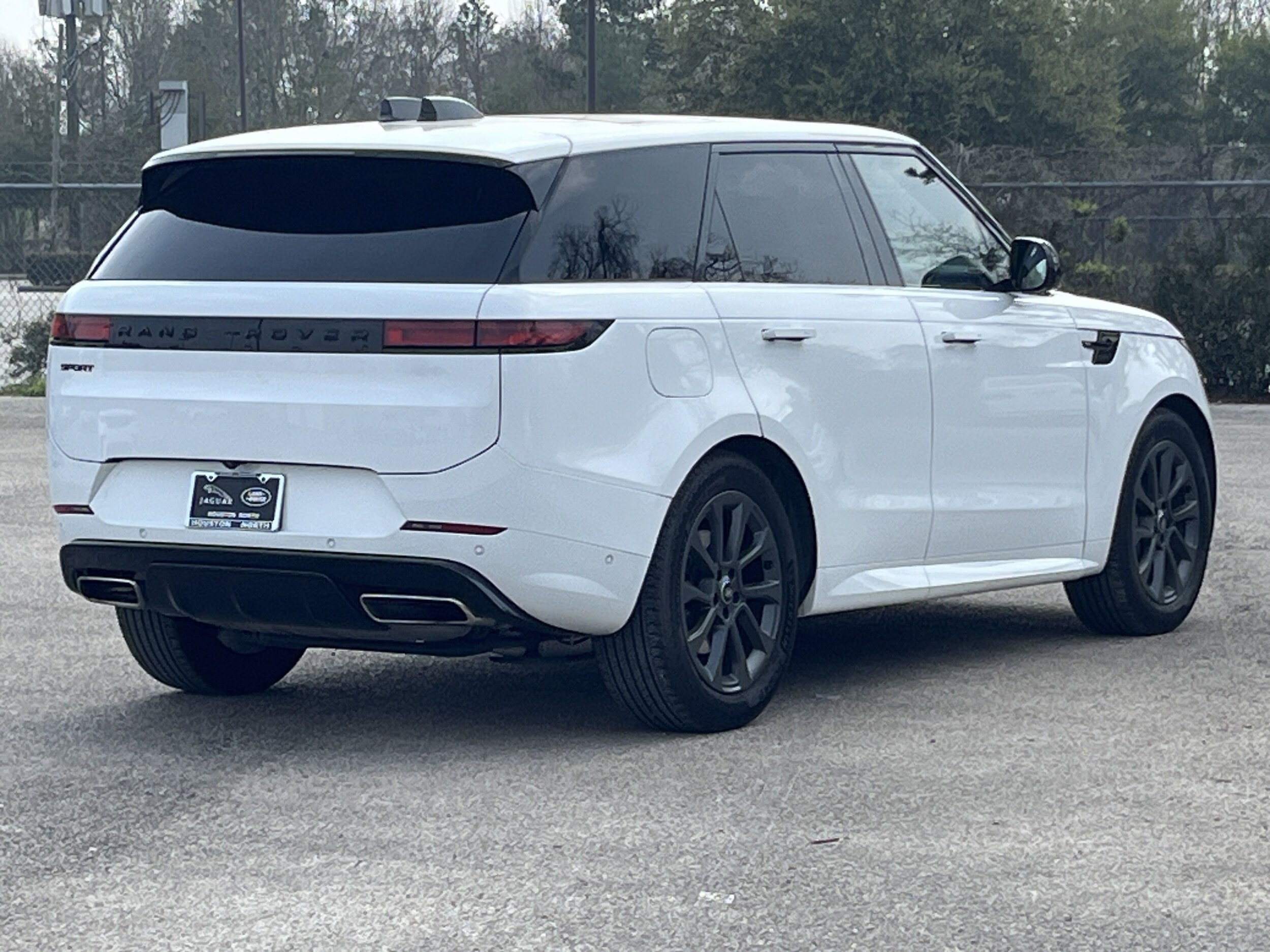 2024 Land Rover Range Rover Sport SE photo 2
