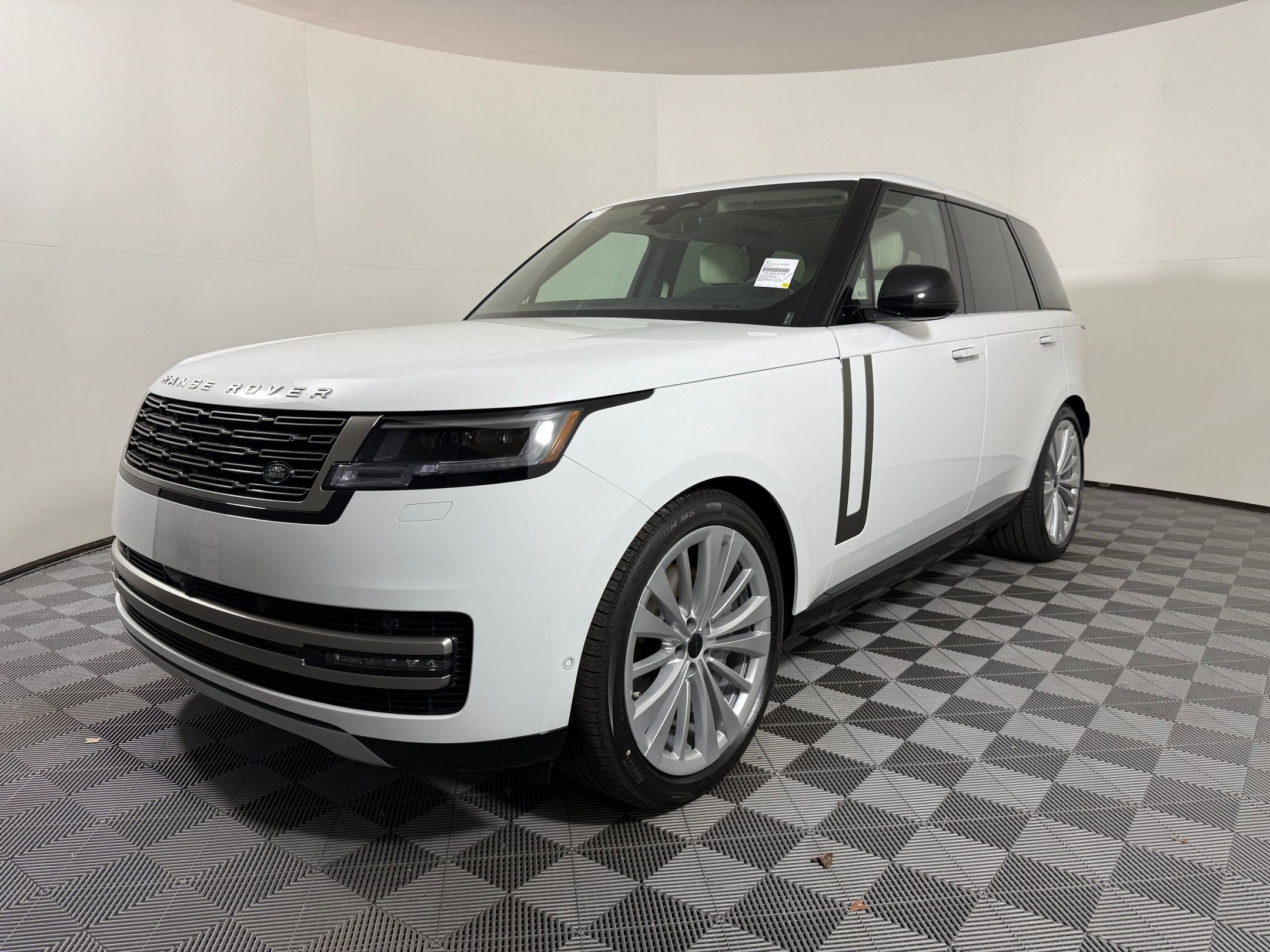 2026 Land Rover Range Rover SE